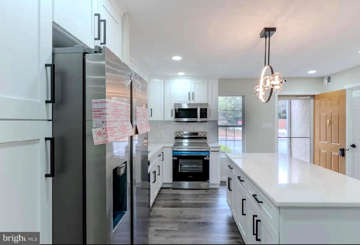 VALLEY STREAM - Residential