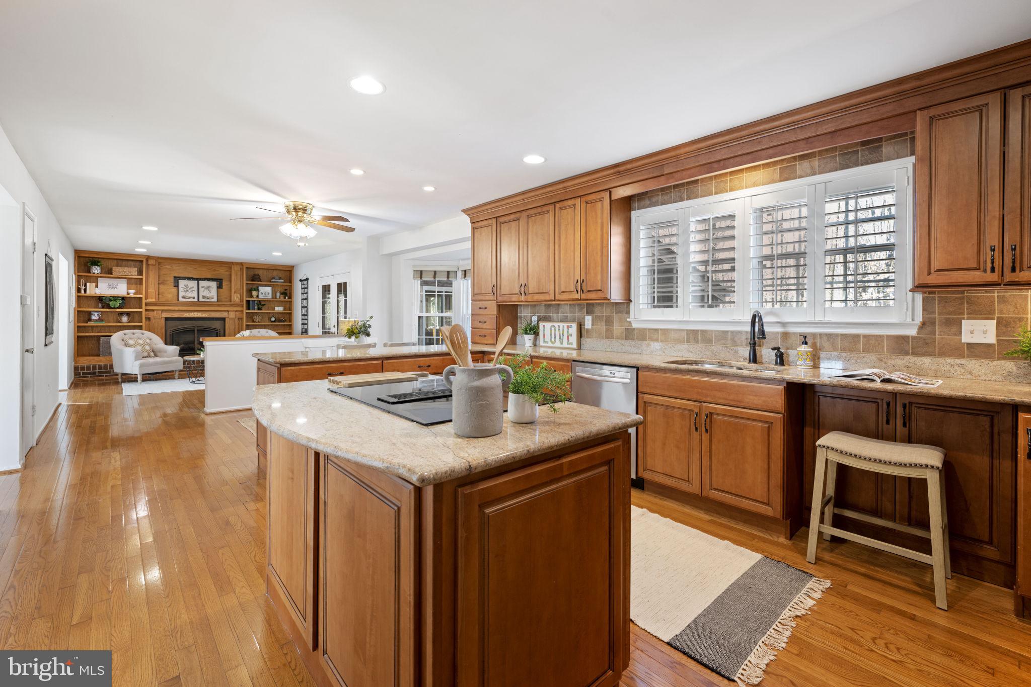 BAY COUNTRY - Residential