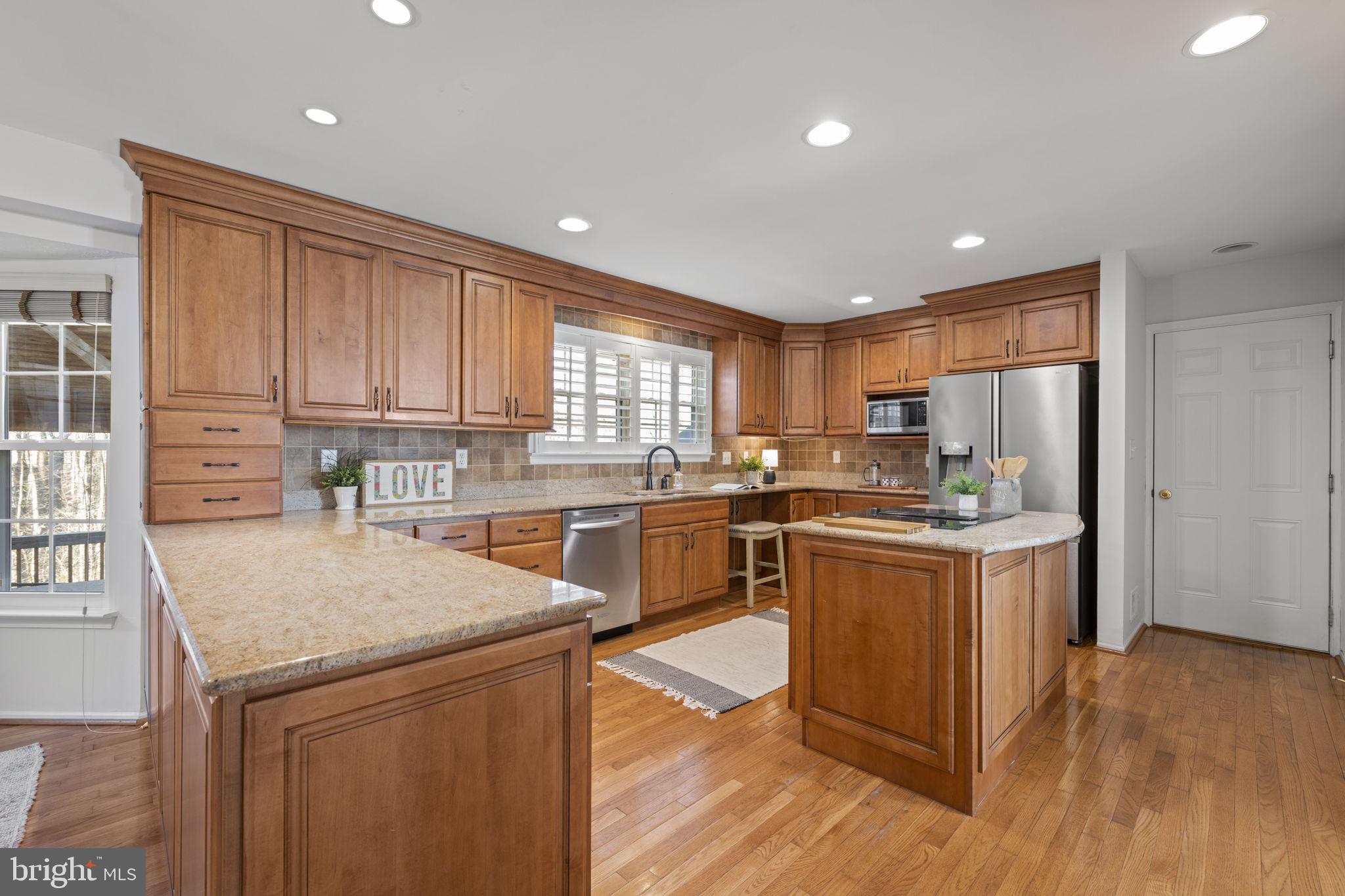 BAY COUNTRY - Residential