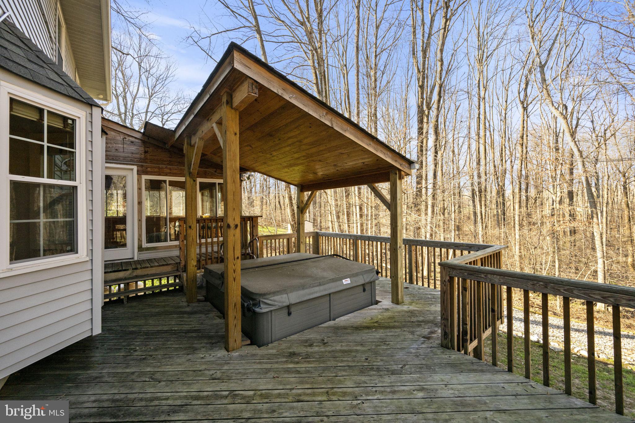 BAY COUNTRY - Residential