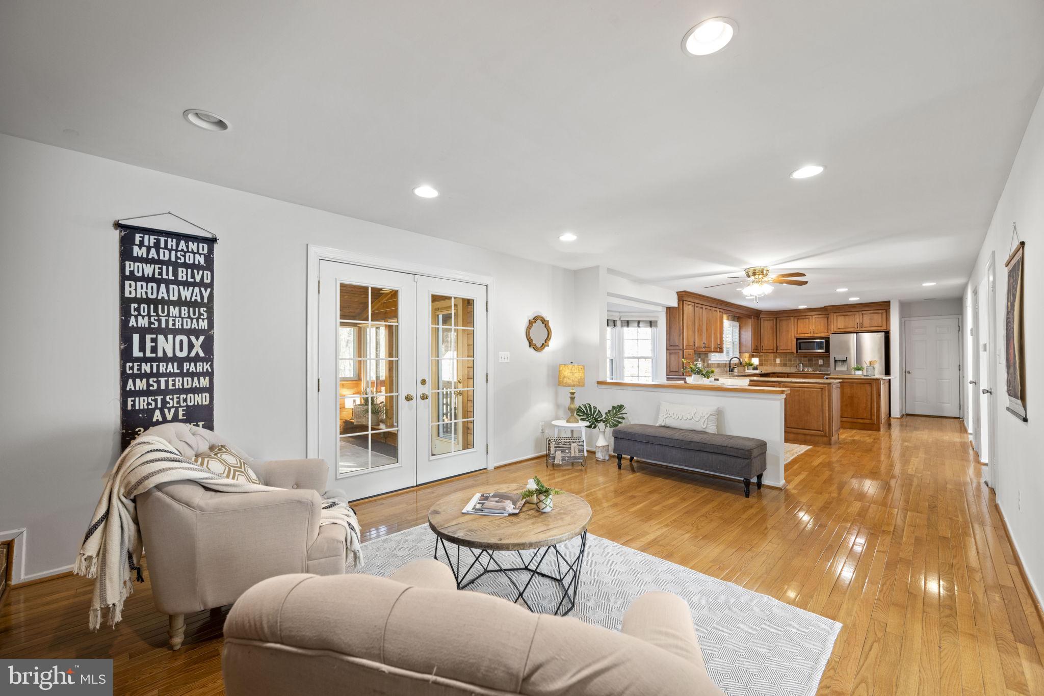 BAY COUNTRY - Residential