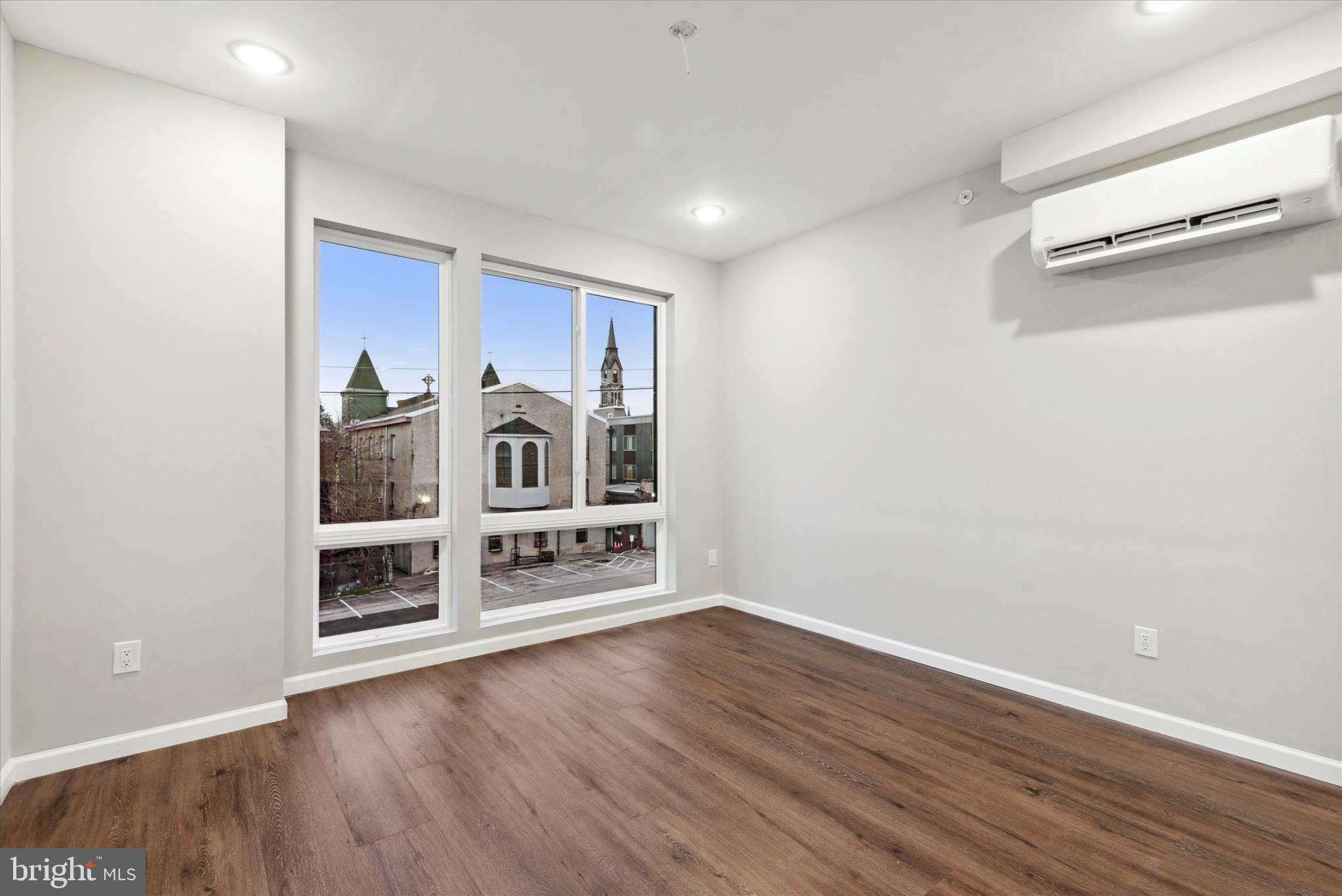 LUDLOW - Commercial Sale