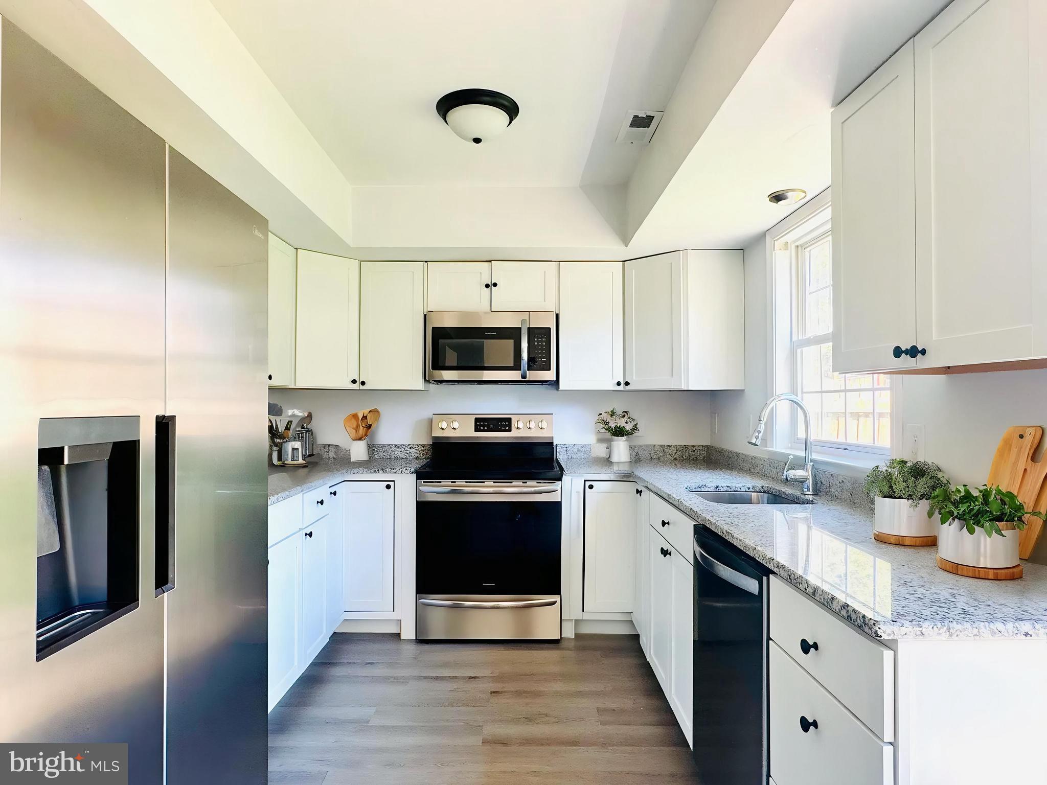 ACADEMY MANOR - Residential