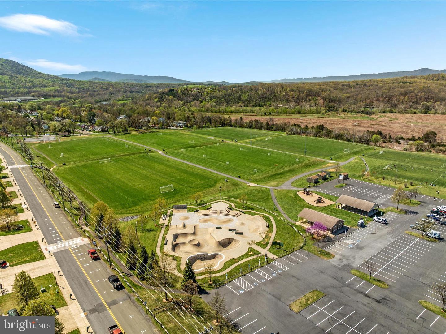 ACADEMY MANOR - Residential