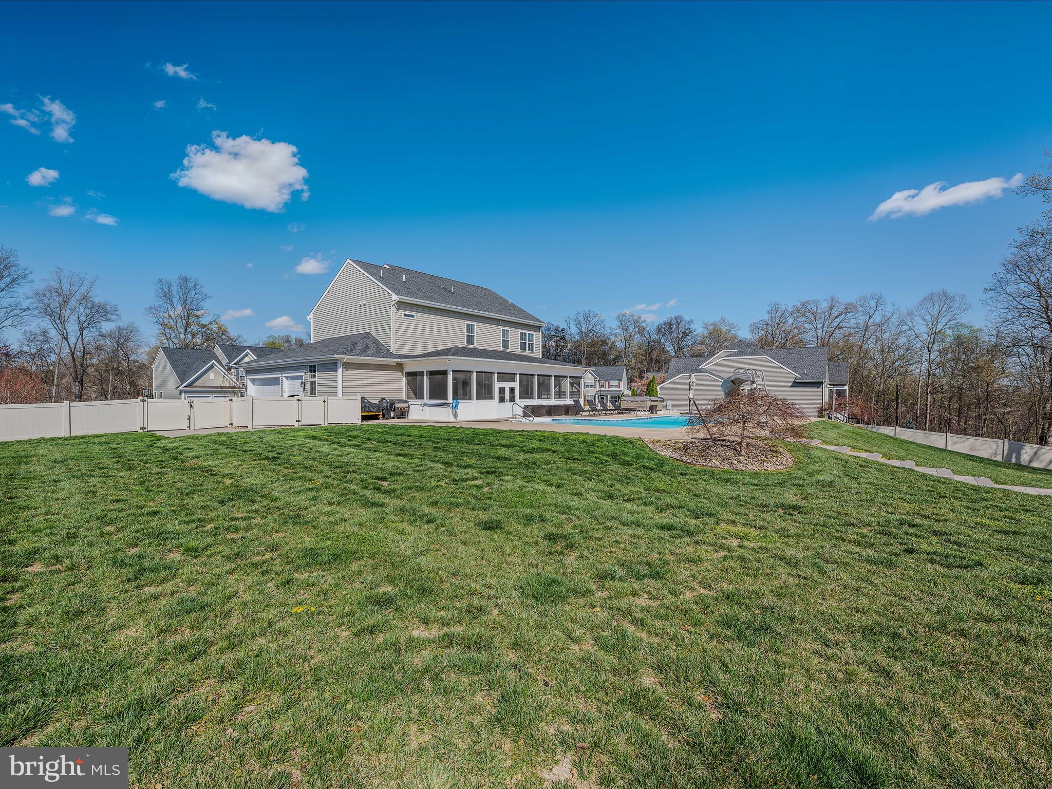 BROOKFIELD ON THE POTOMAC - Residential