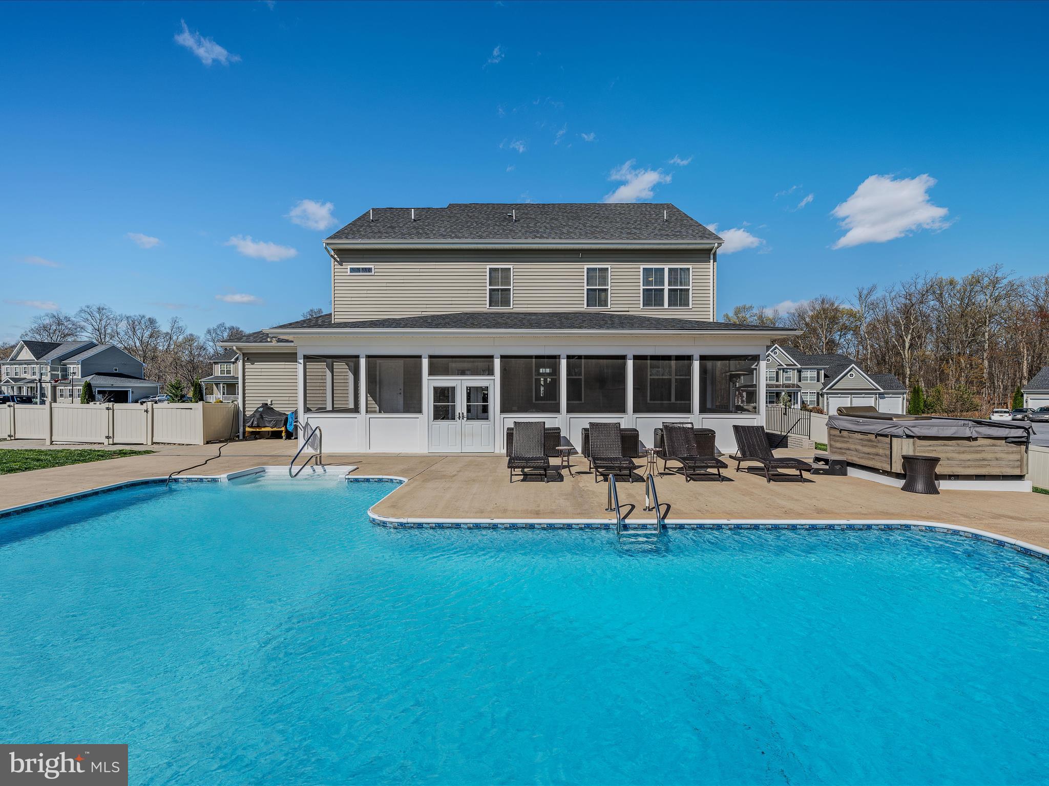 BROOKFIELD ON THE POTOMAC - Residential