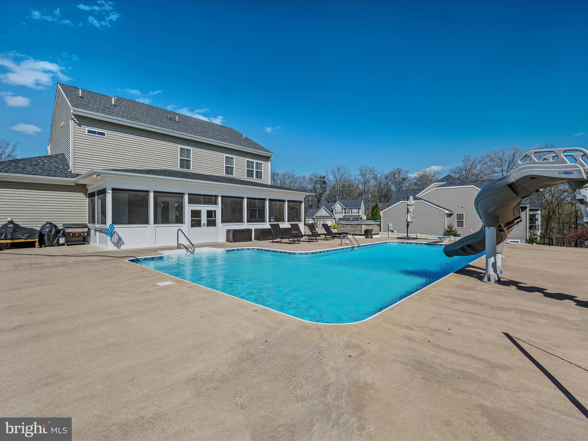 BROOKFIELD ON THE POTOMAC - Residential