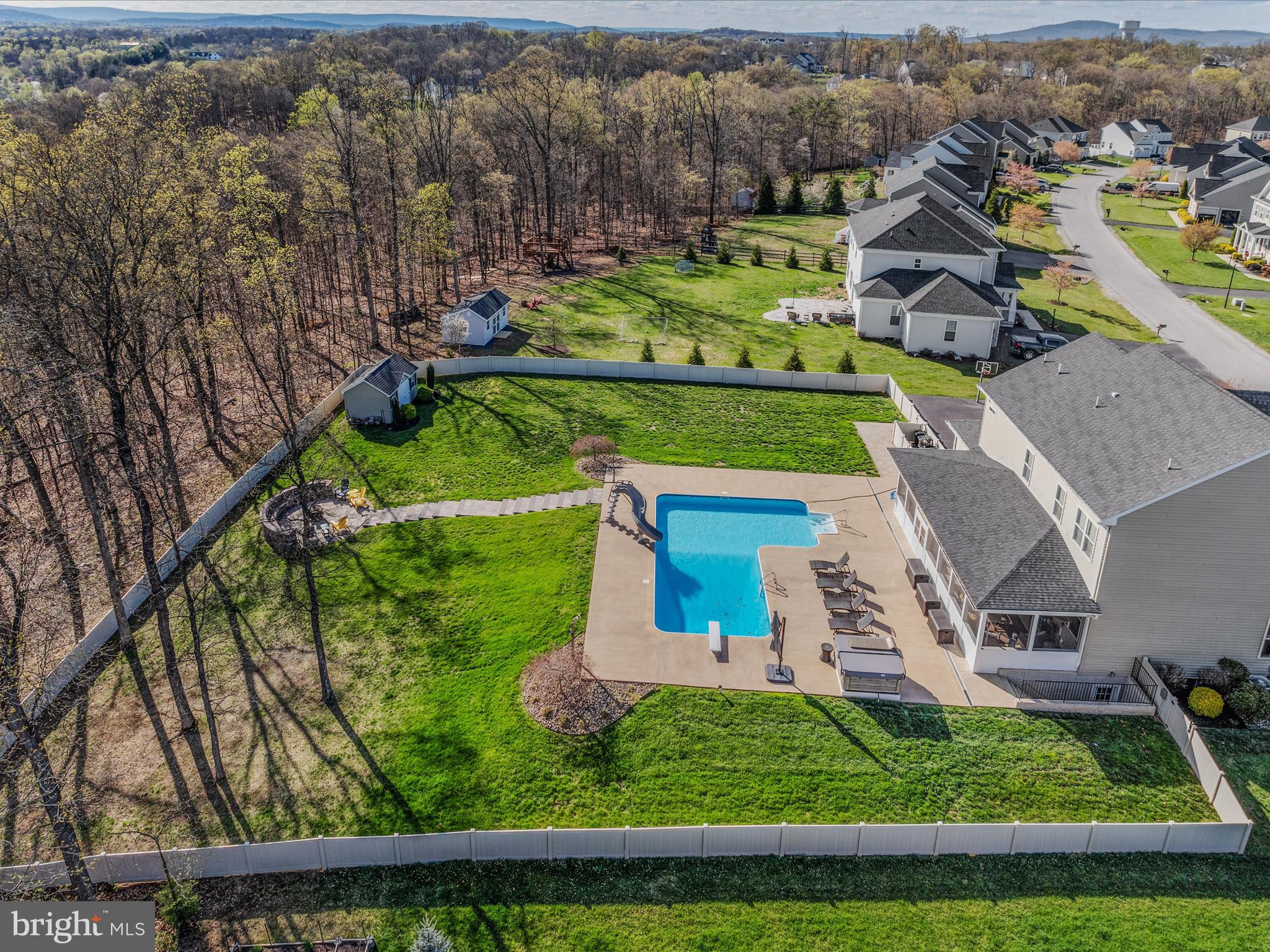 BROOKFIELD ON THE POTOMAC - Residential