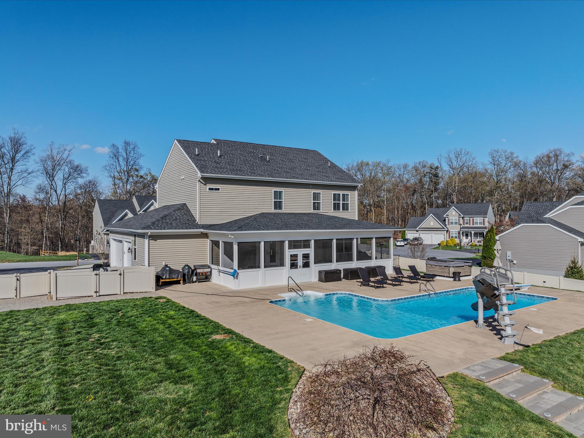 BROOKFIELD ON THE POTOMAC - Residential