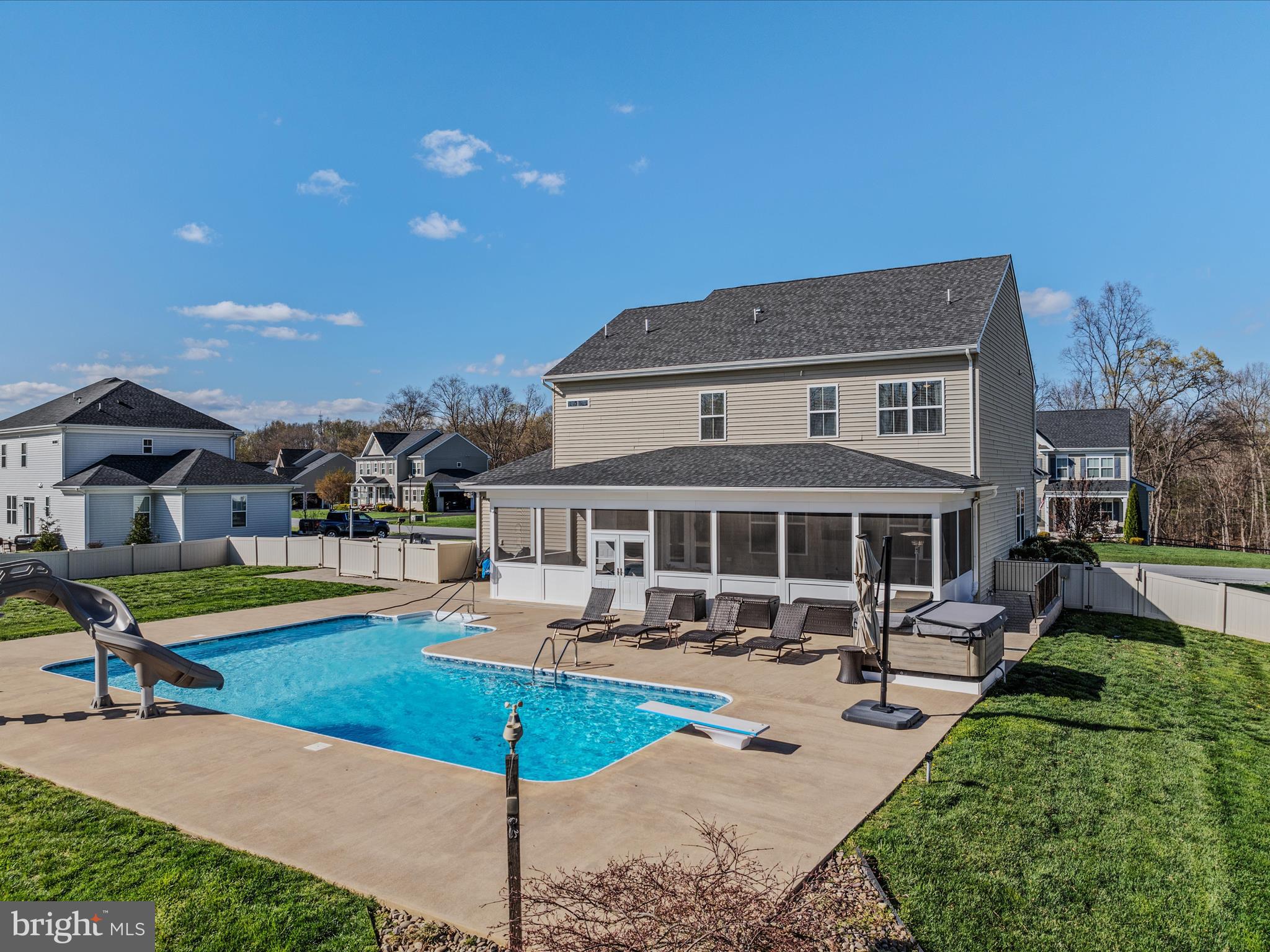 BROOKFIELD ON THE POTOMAC - Residential