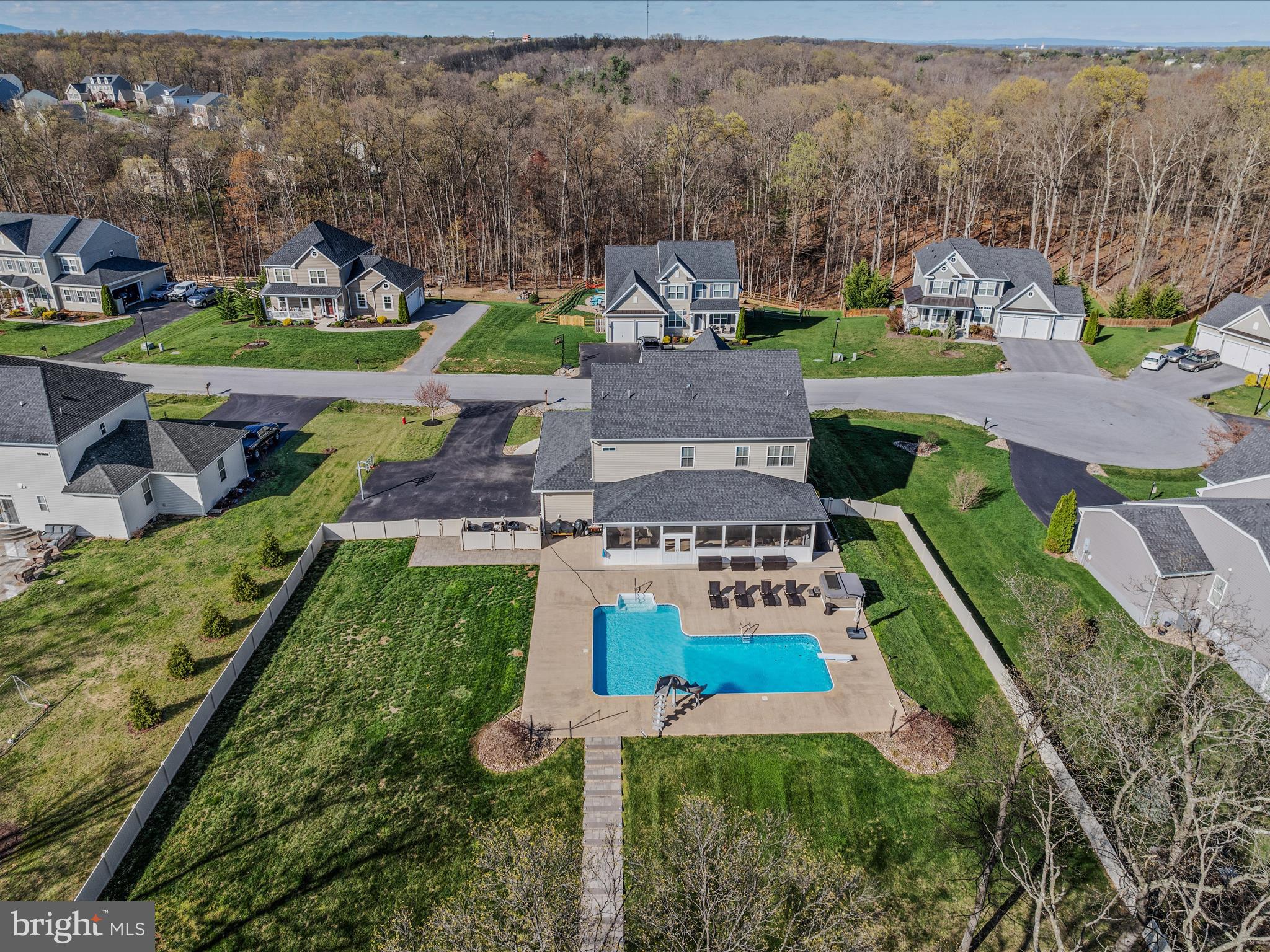 BROOKFIELD ON THE POTOMAC - Residential