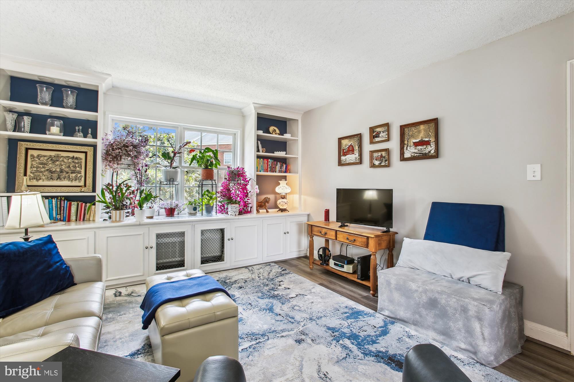 1612 W ABINGDON DRIVE 202
