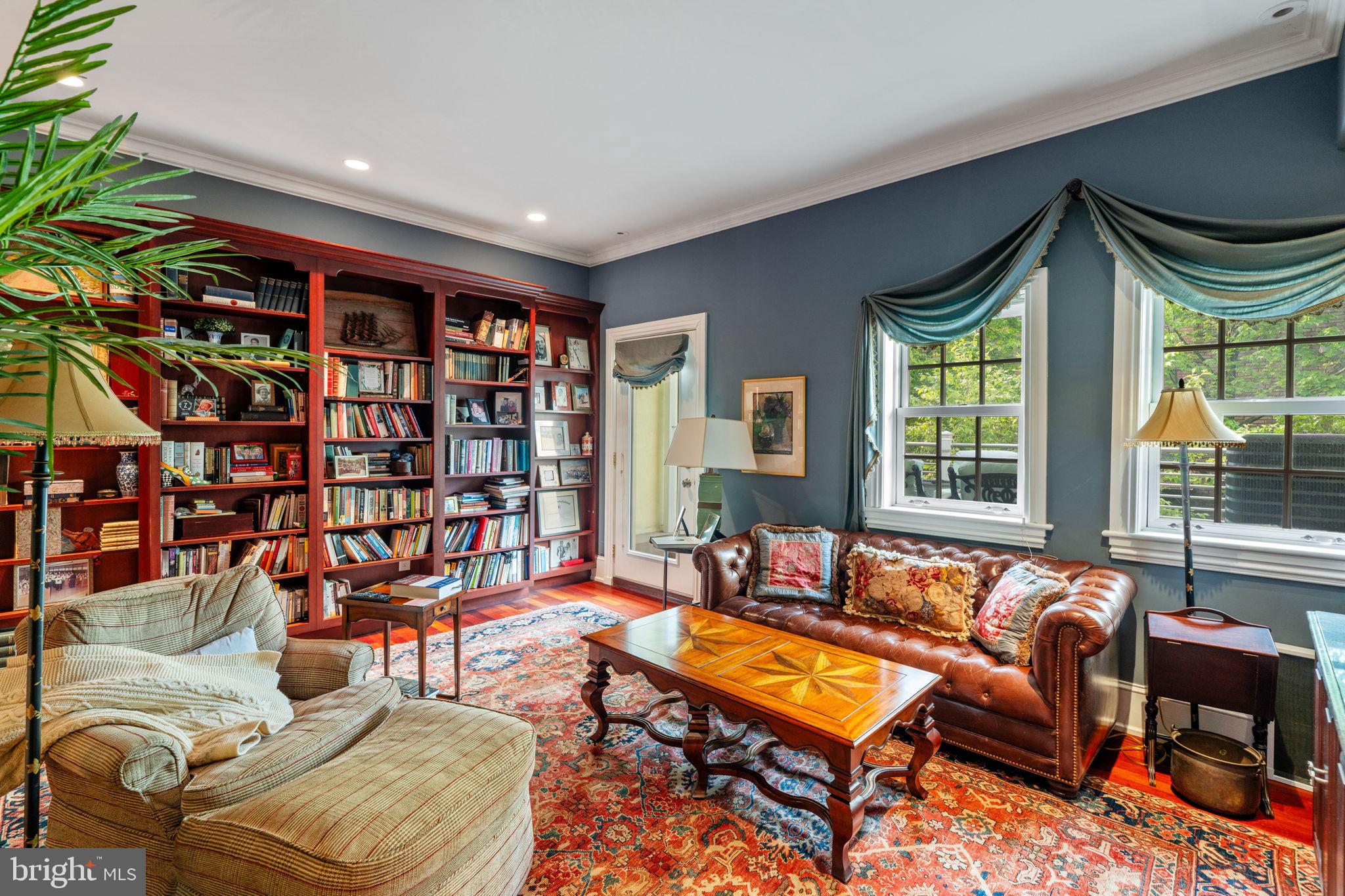 SOCIETY HILL - Residential