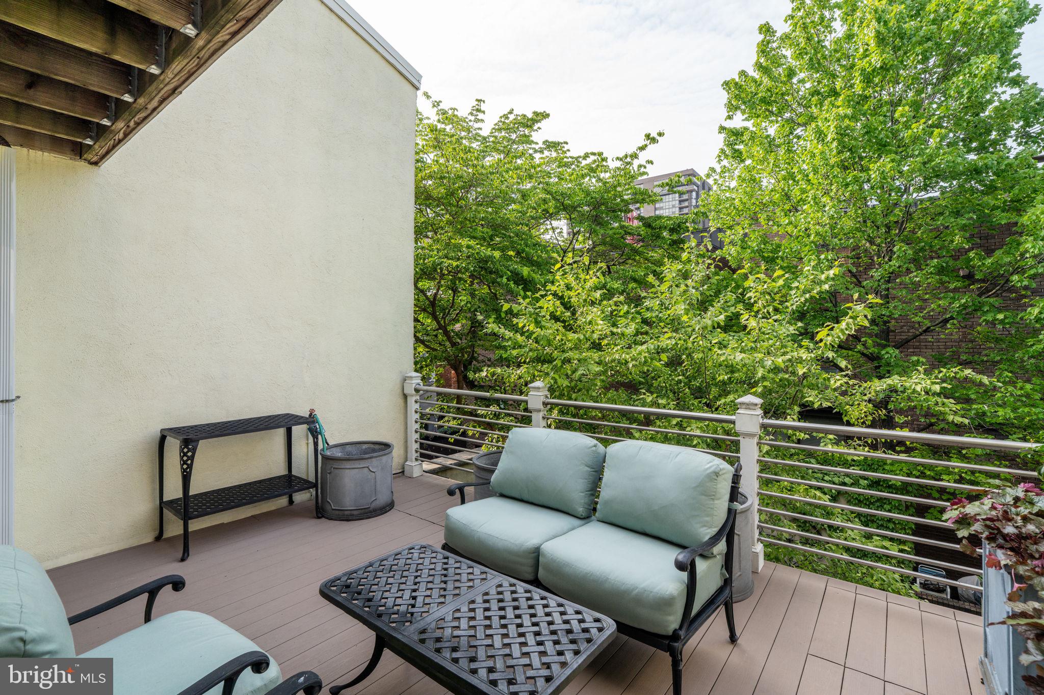 SOCIETY HILL - Residential