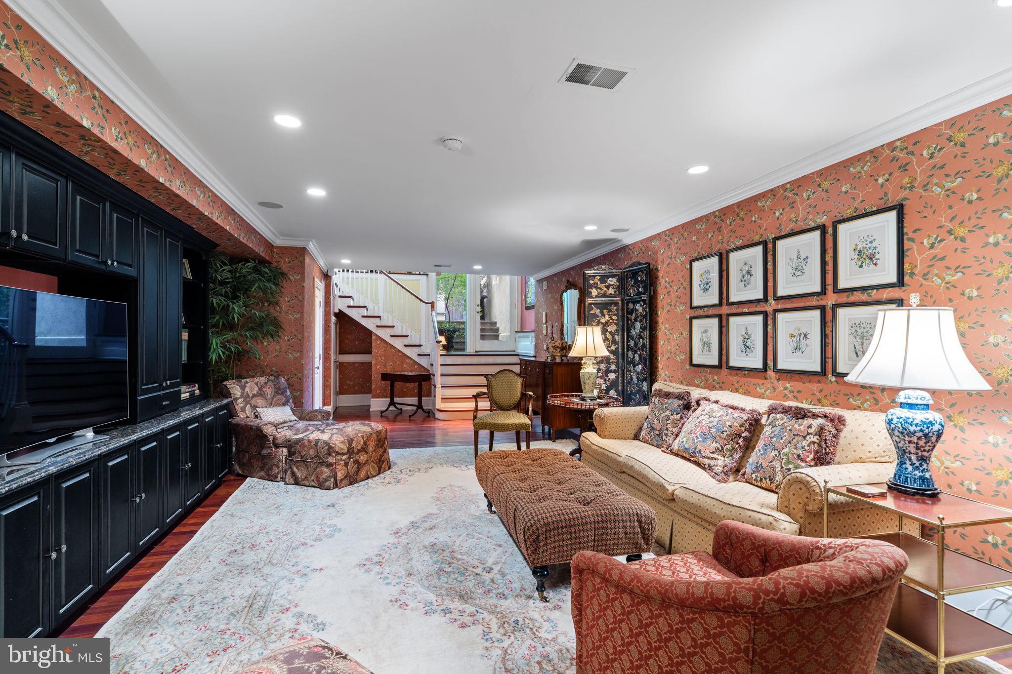 SOCIETY HILL - Residential