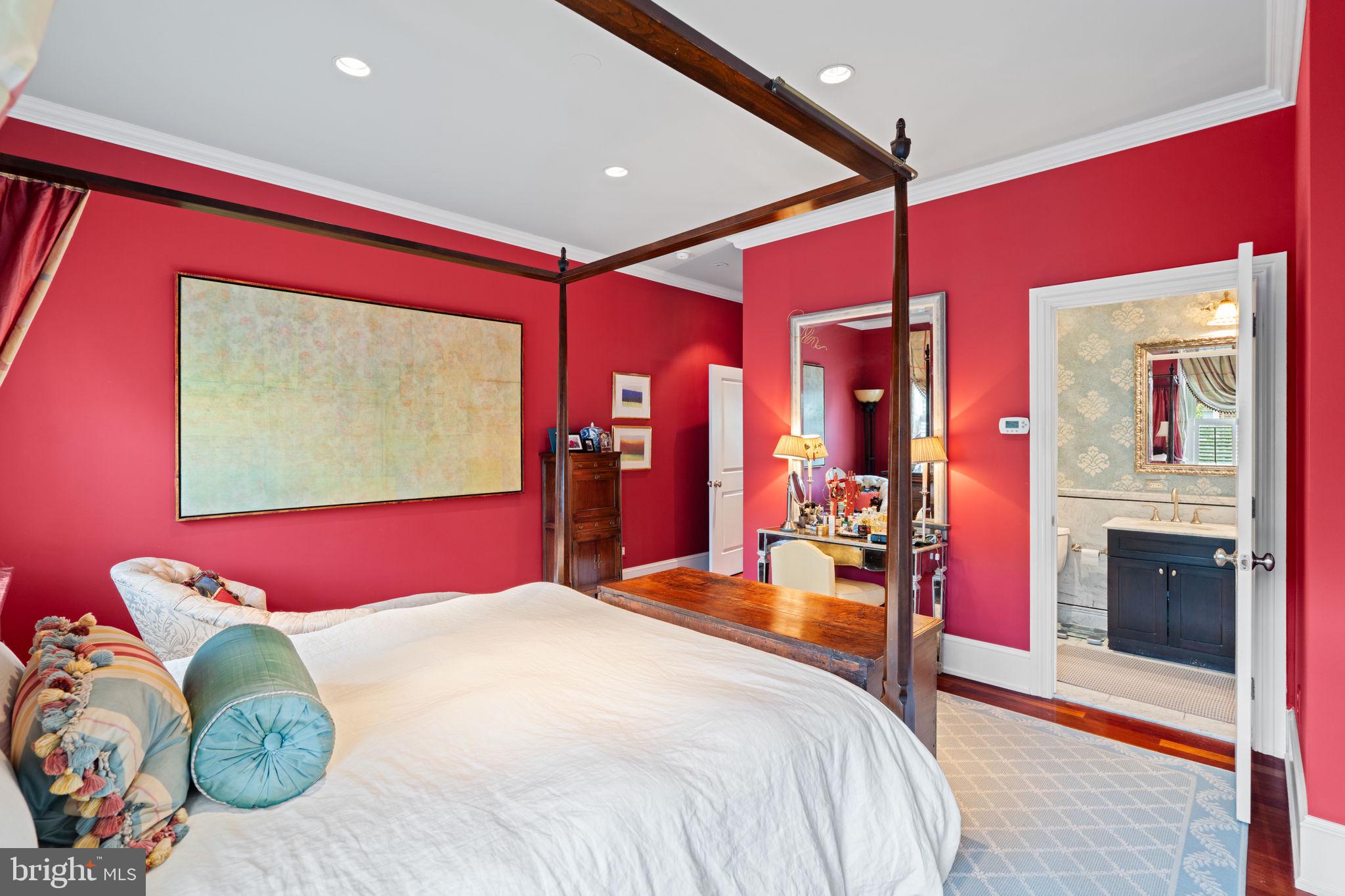 SOCIETY HILL - Residential