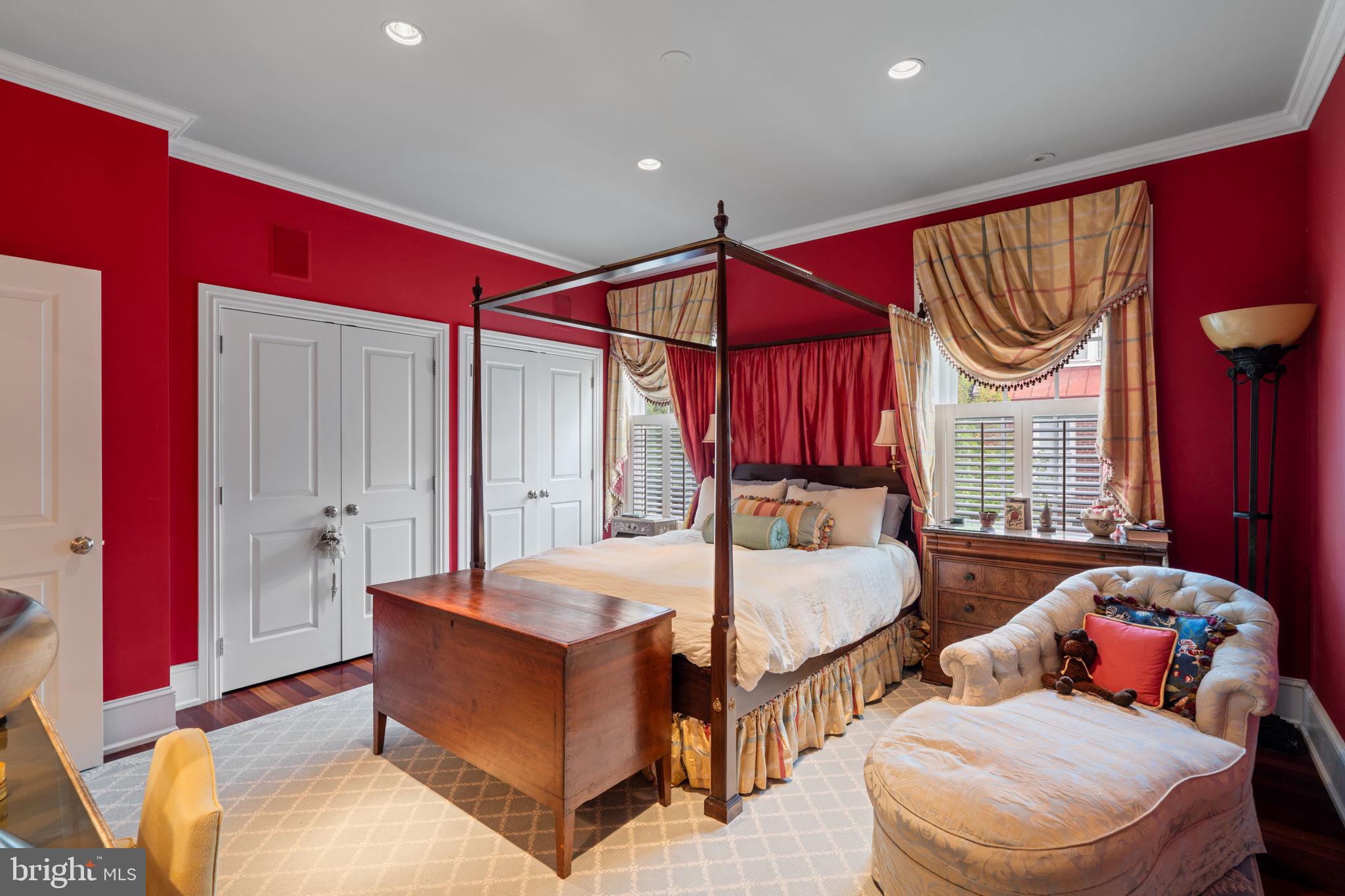 SOCIETY HILL - Residential