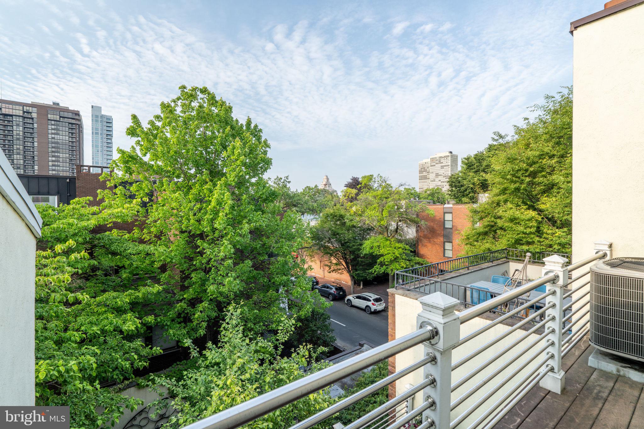 SOCIETY HILL - Residential