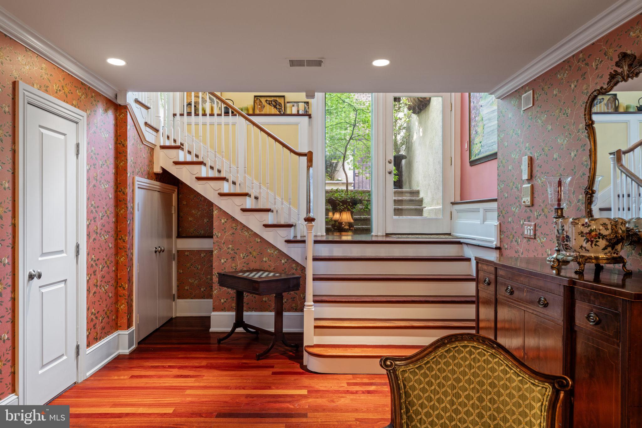 SOCIETY HILL - Residential