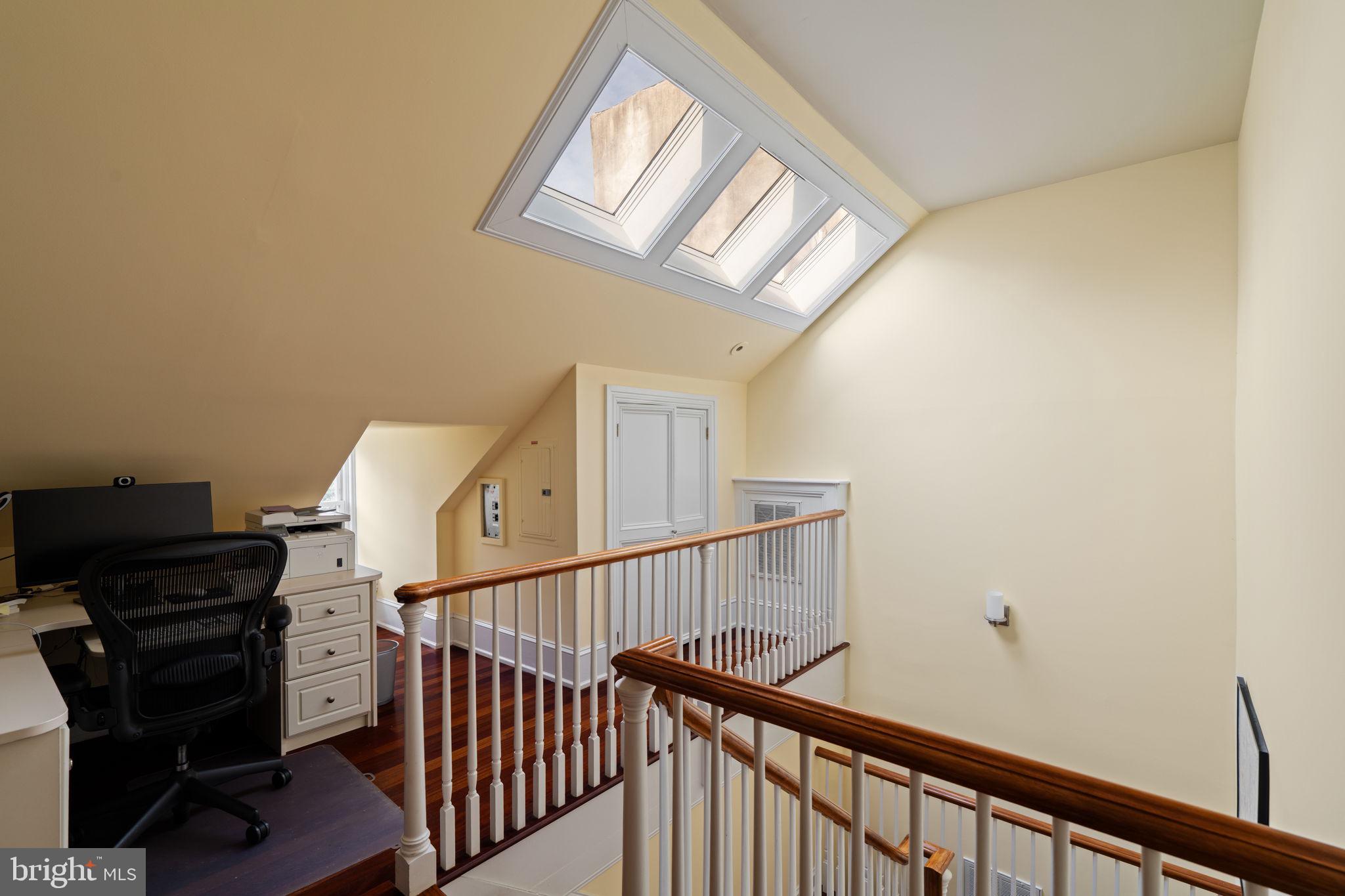 SOCIETY HILL - Residential