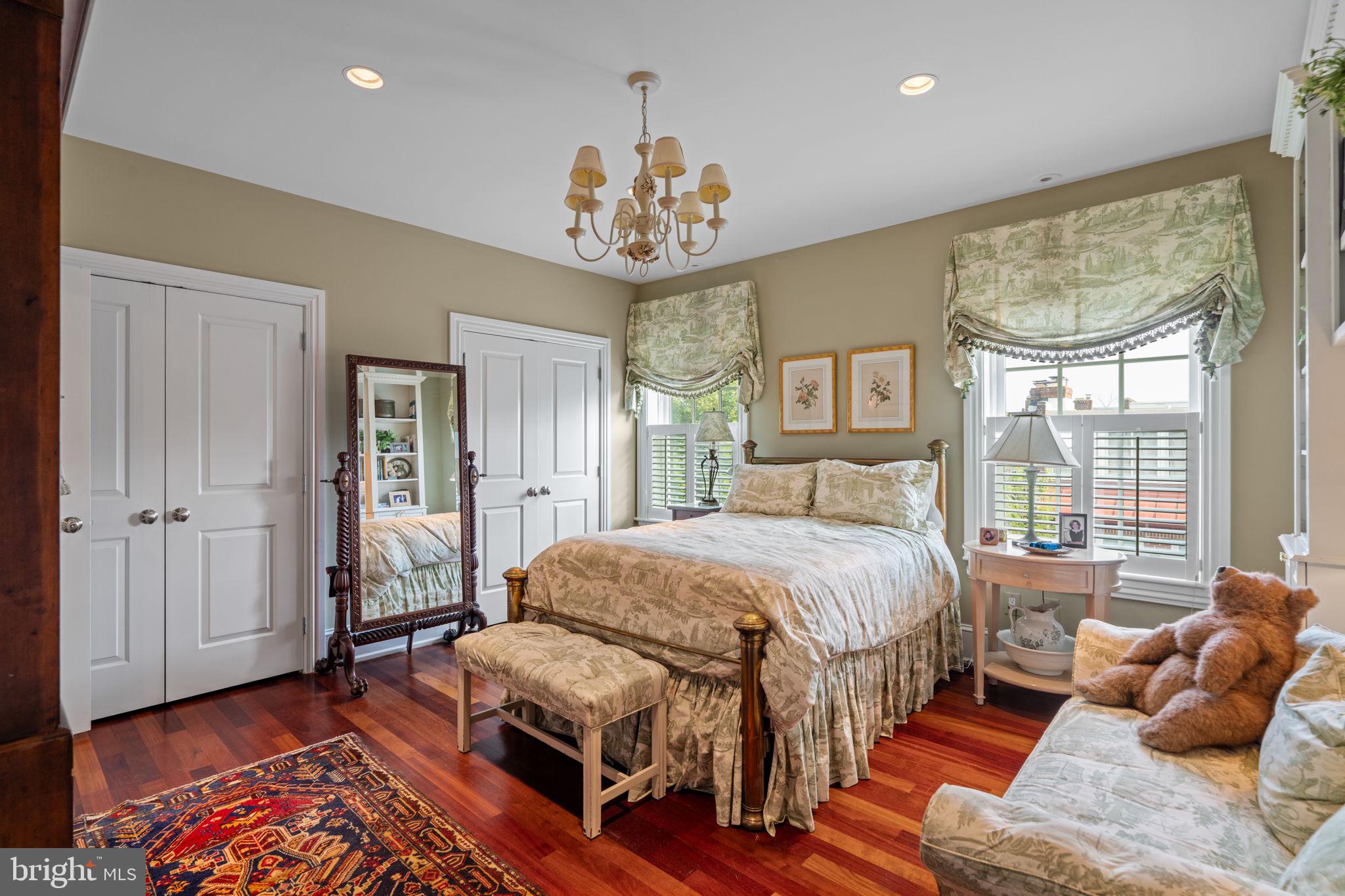 SOCIETY HILL - Residential