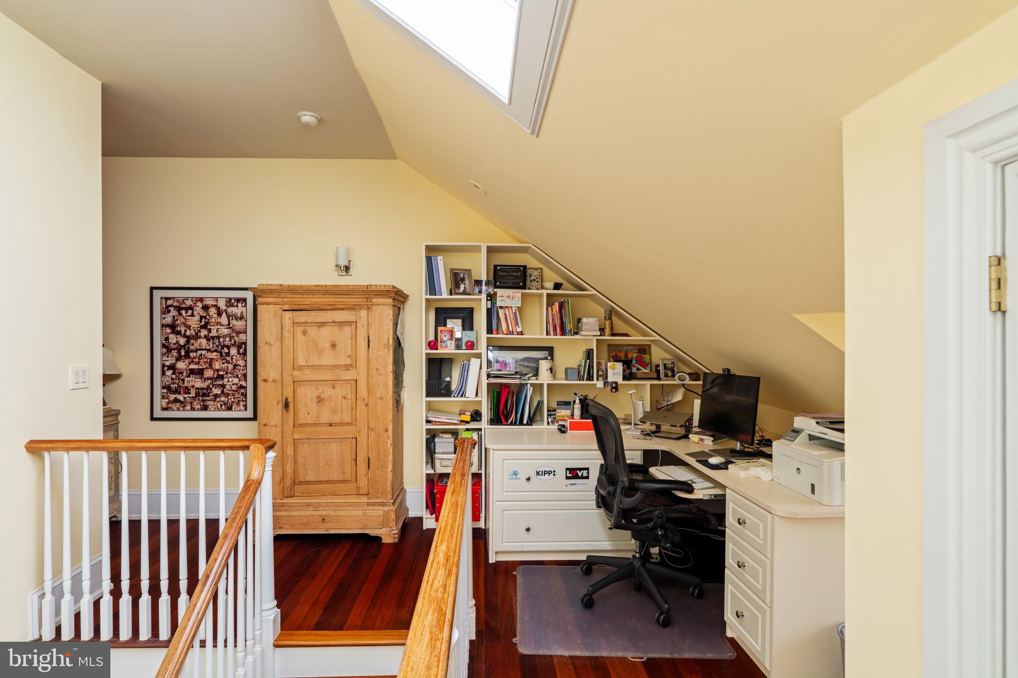 SOCIETY HILL - Residential