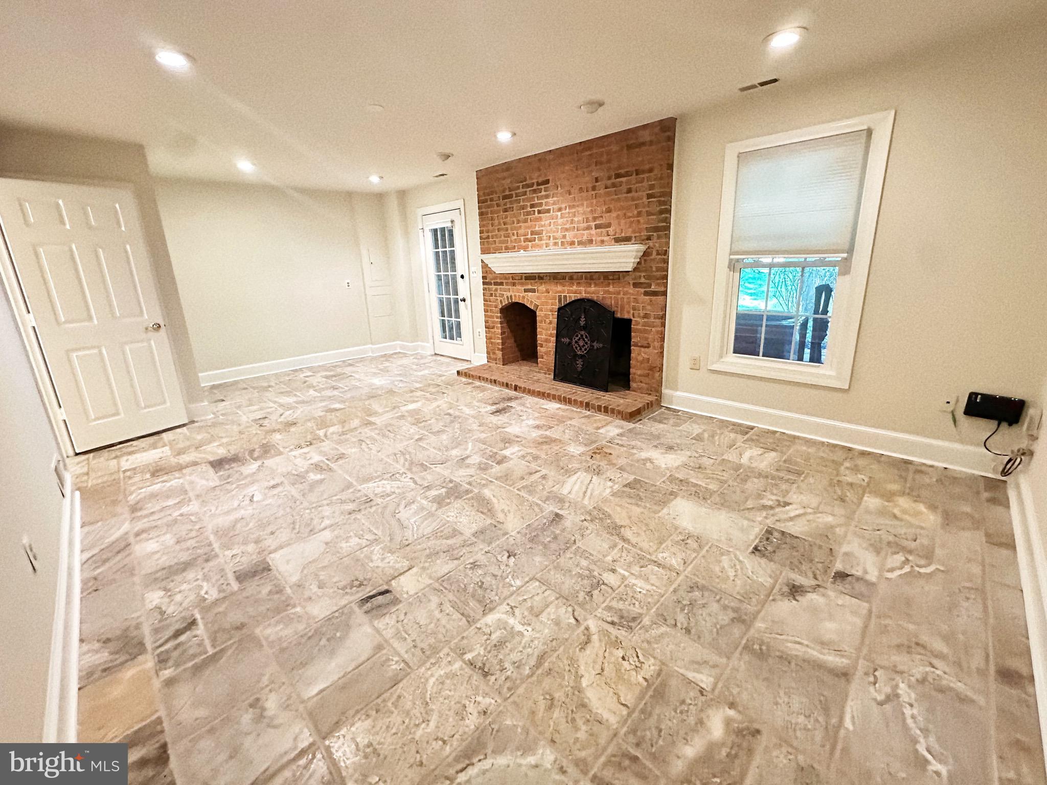 DECOVERLY ADVENTURE - Residential