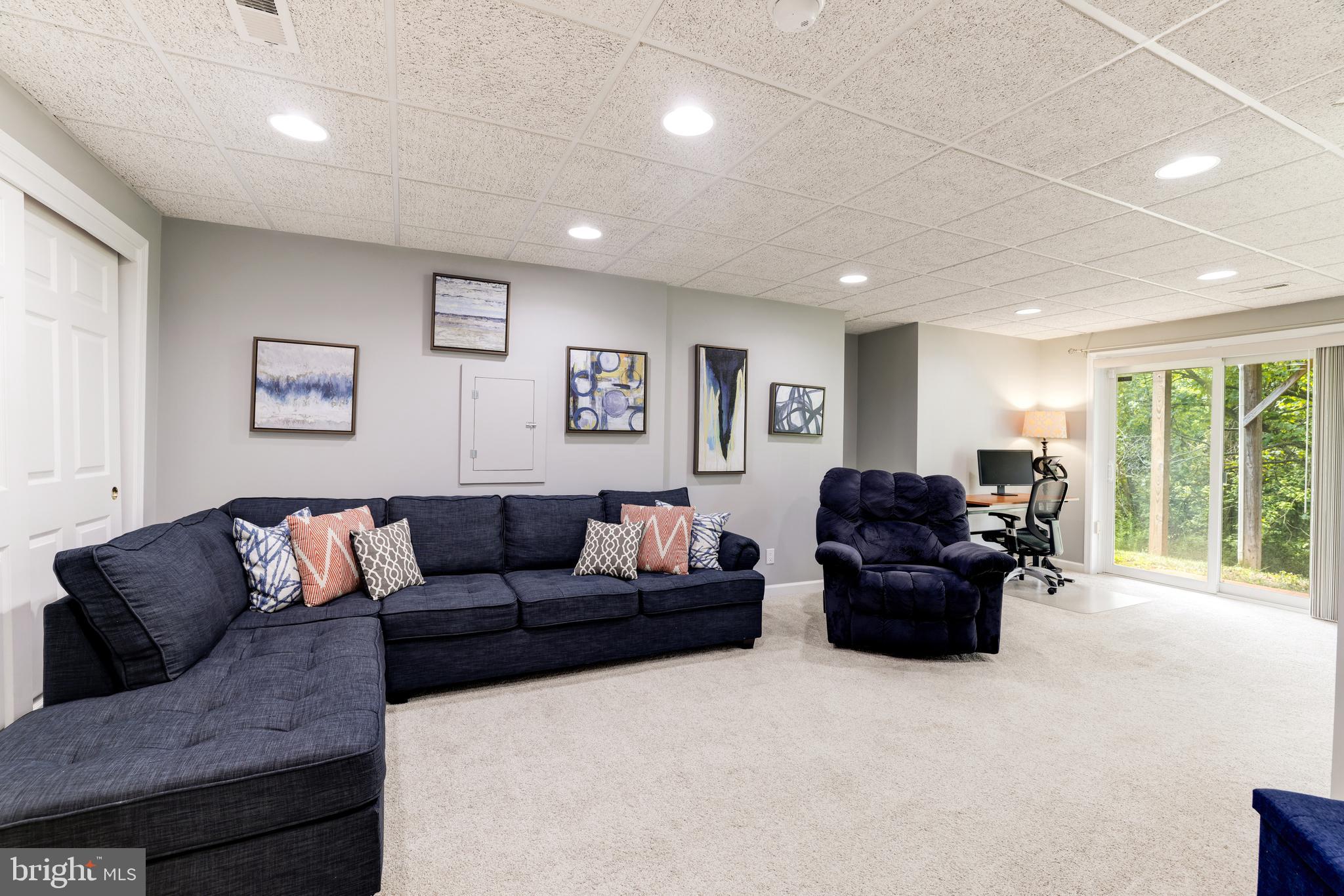 CHANTILLY HIGHLANDS - Residential