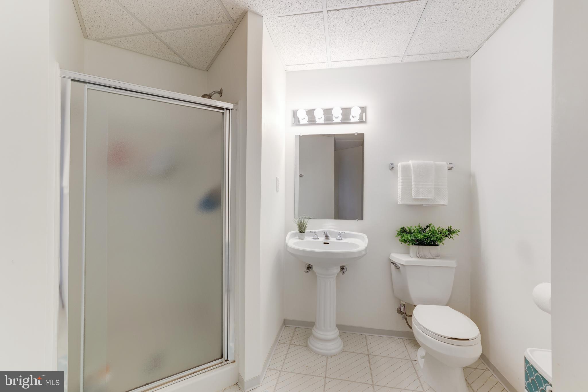 CHANTILLY HIGHLANDS - Residential