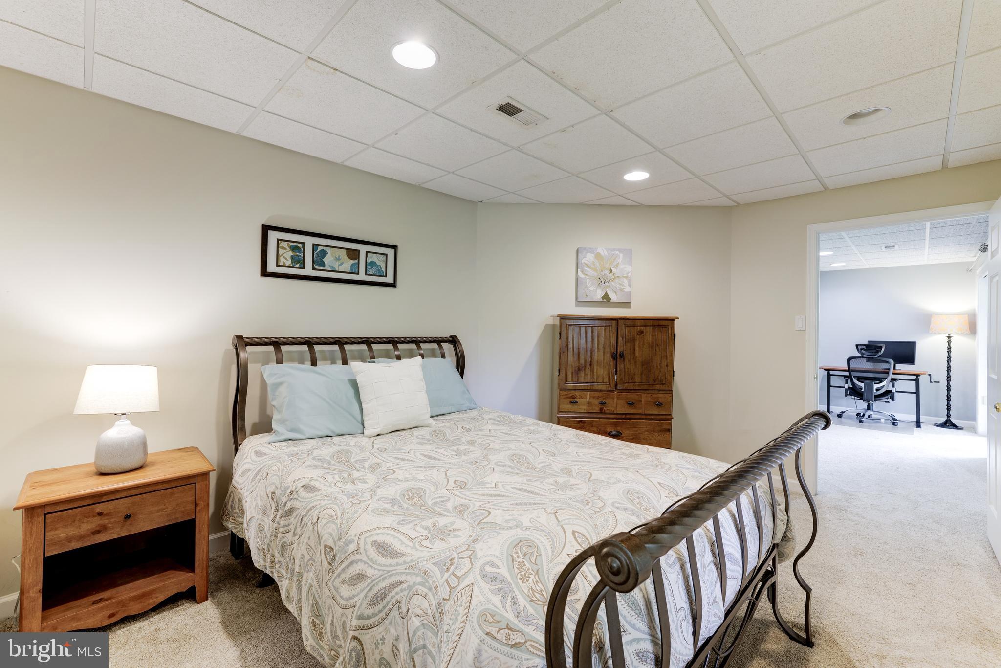 CHANTILLY HIGHLANDS - Residential