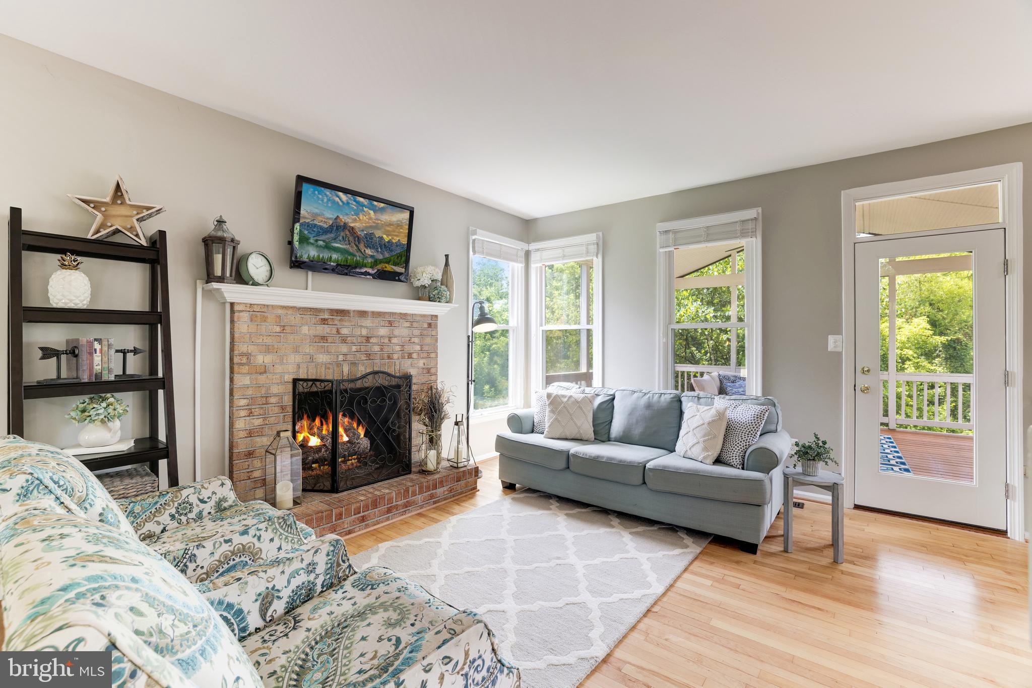 CHANTILLY HIGHLANDS - Residential