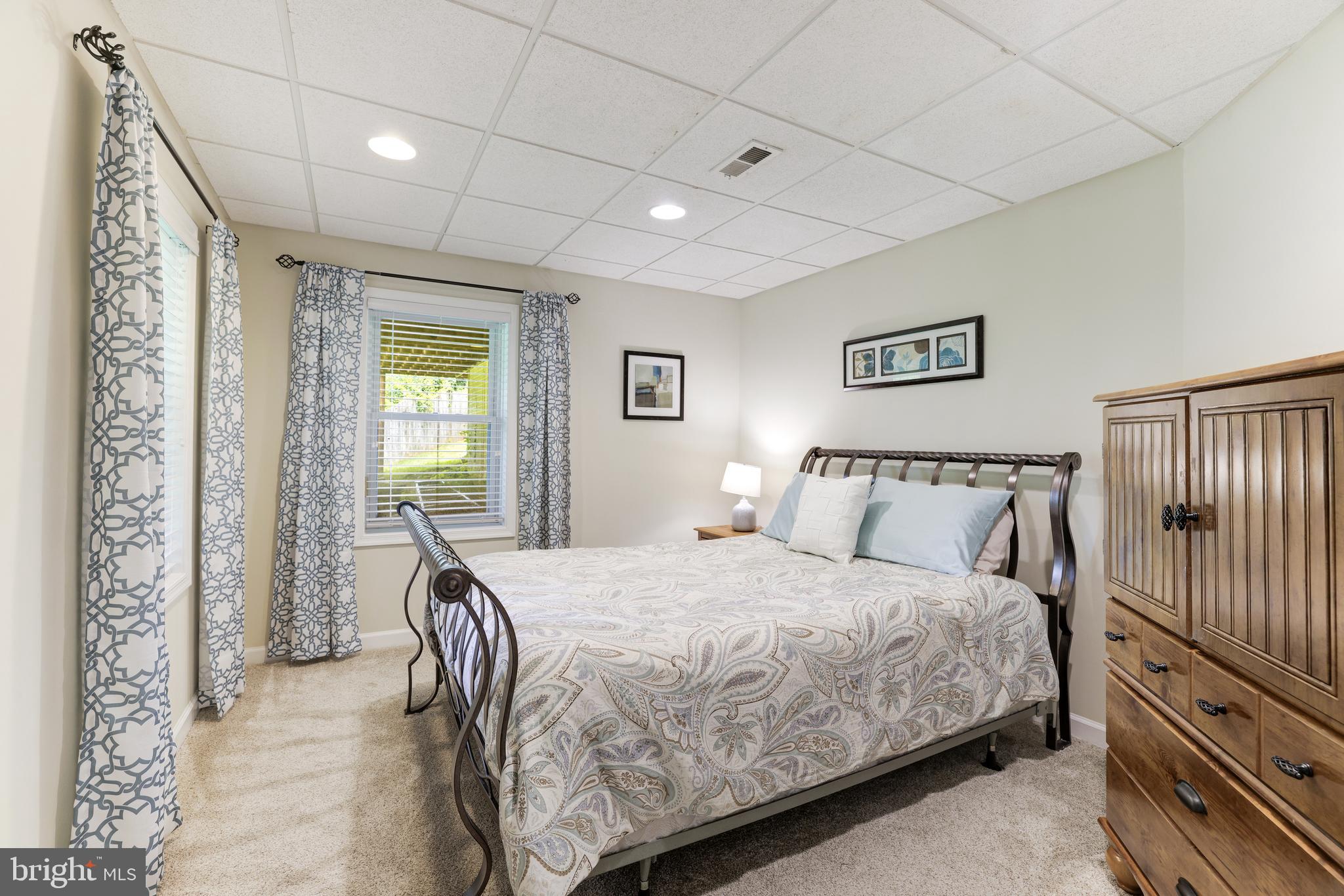 CHANTILLY HIGHLANDS - Residential