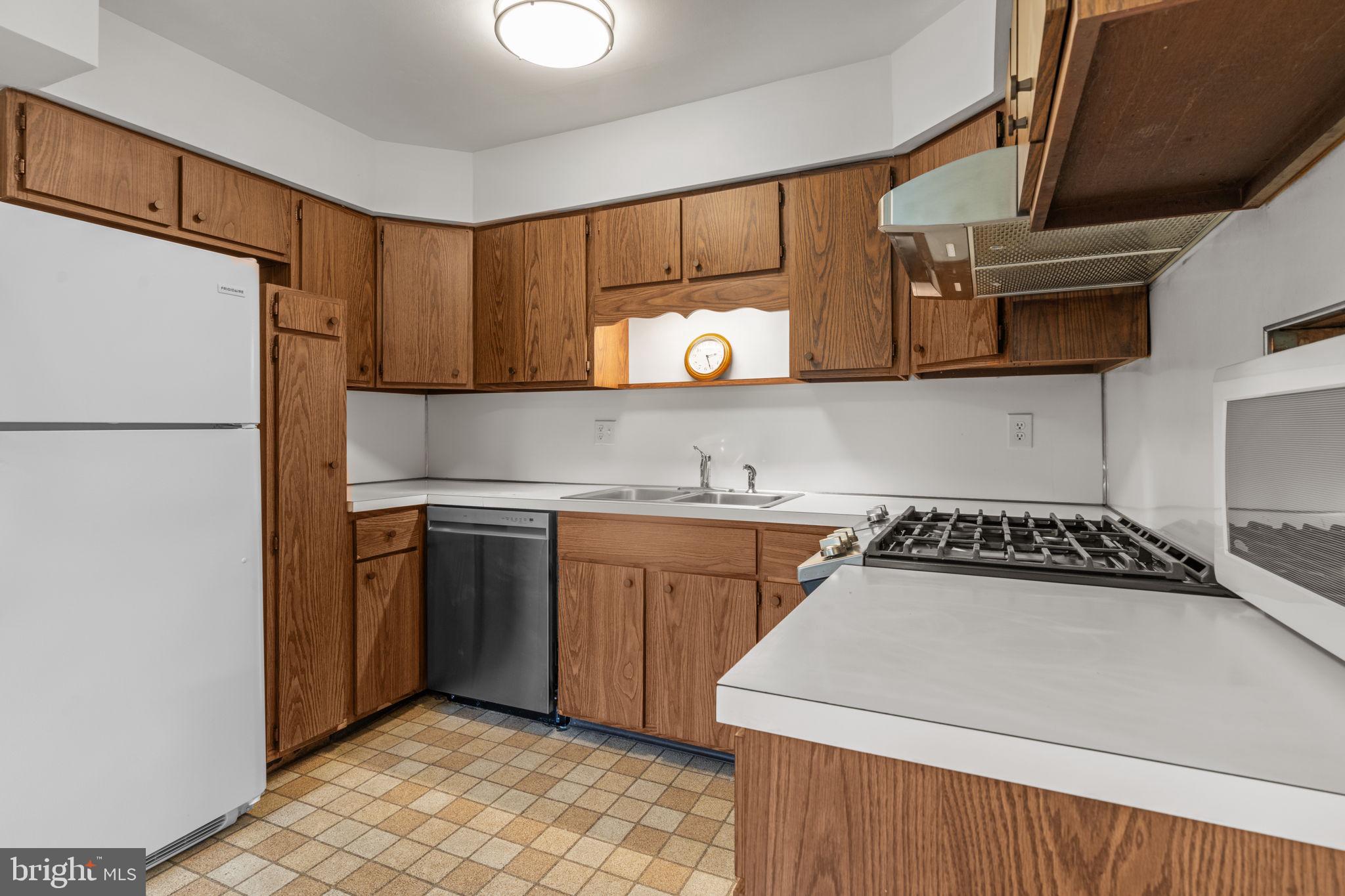 PARK TOWN ESTATES - Residential