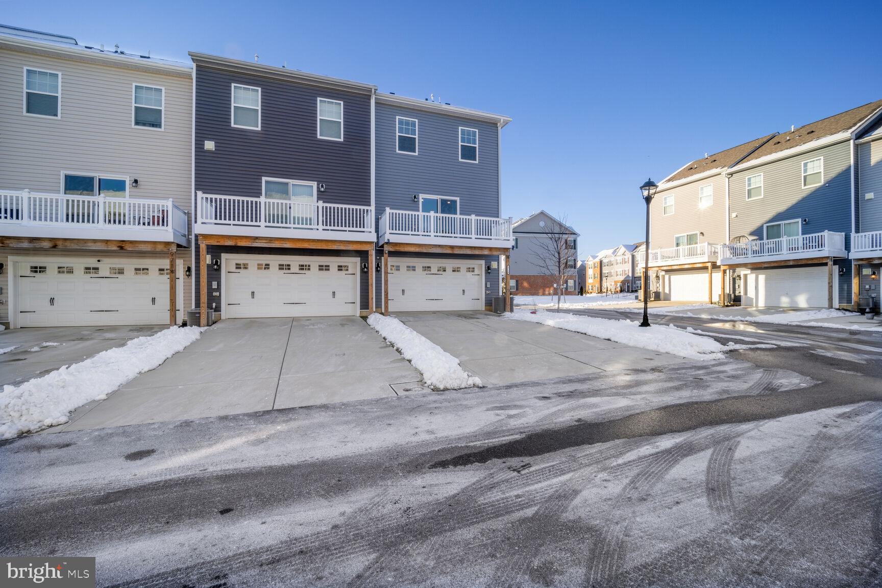 WOODMORE OVERLOOK - Residential Lease