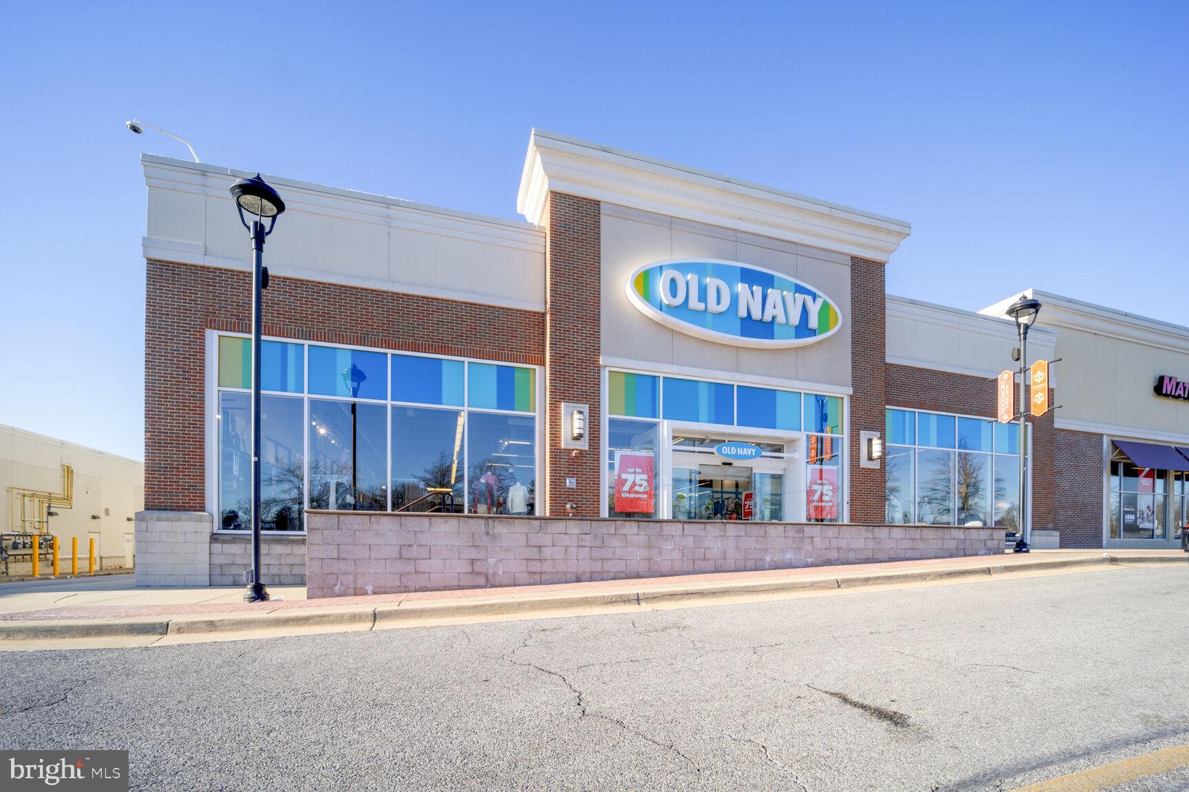 WOODMORE OVERLOOK - Residential Lease