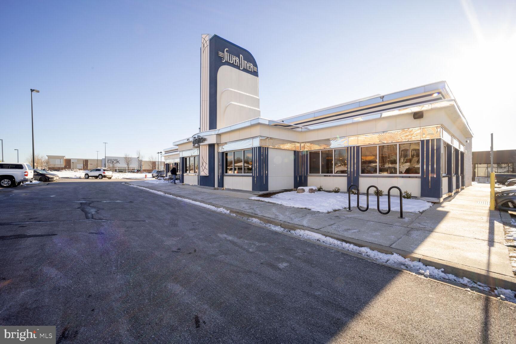 WOODMORE OVERLOOK - Residential Lease