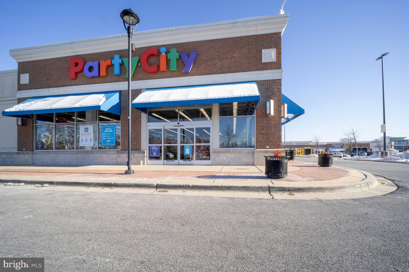 WOODMORE OVERLOOK - Residential Lease