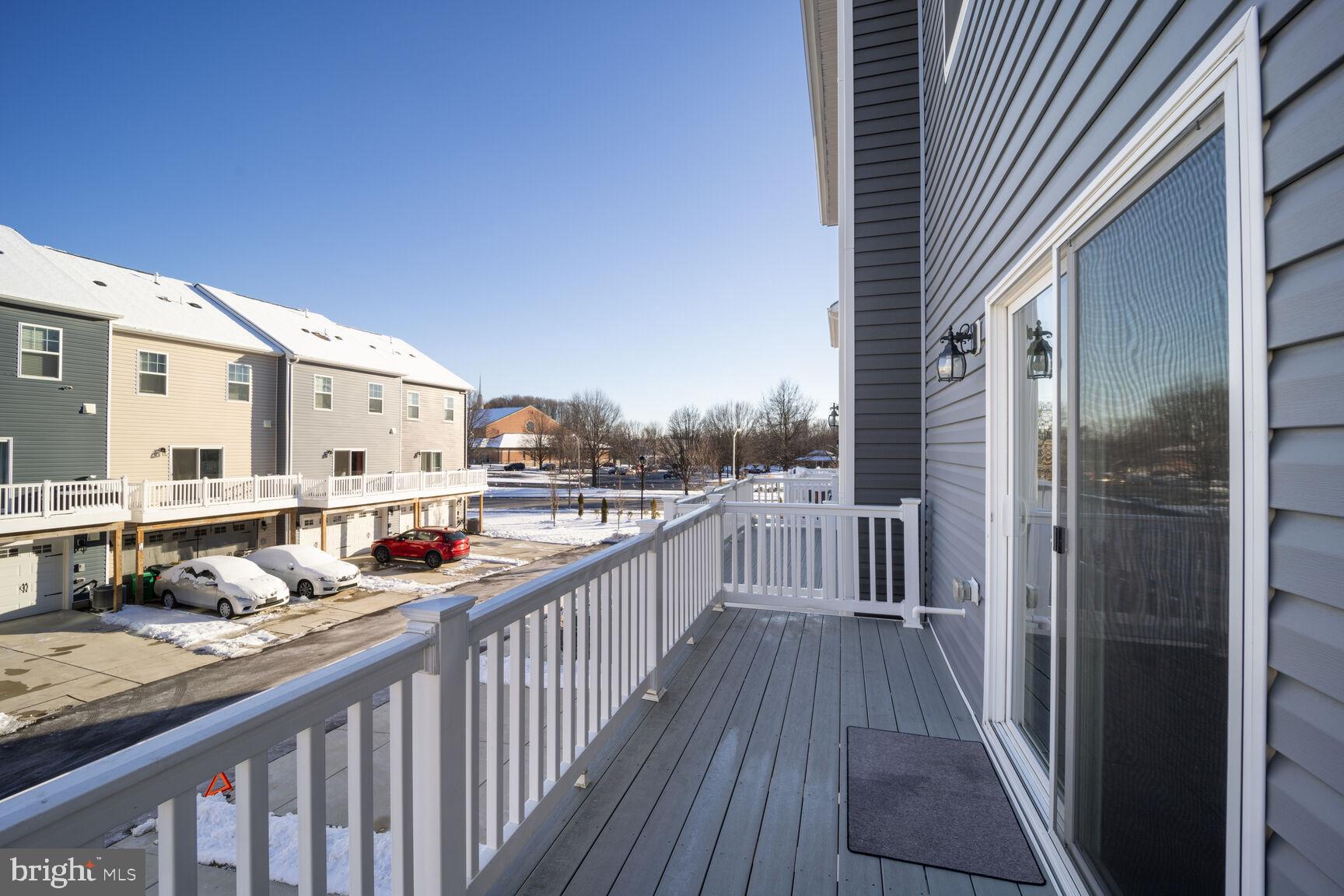 WOODMORE OVERLOOK - Residential Lease