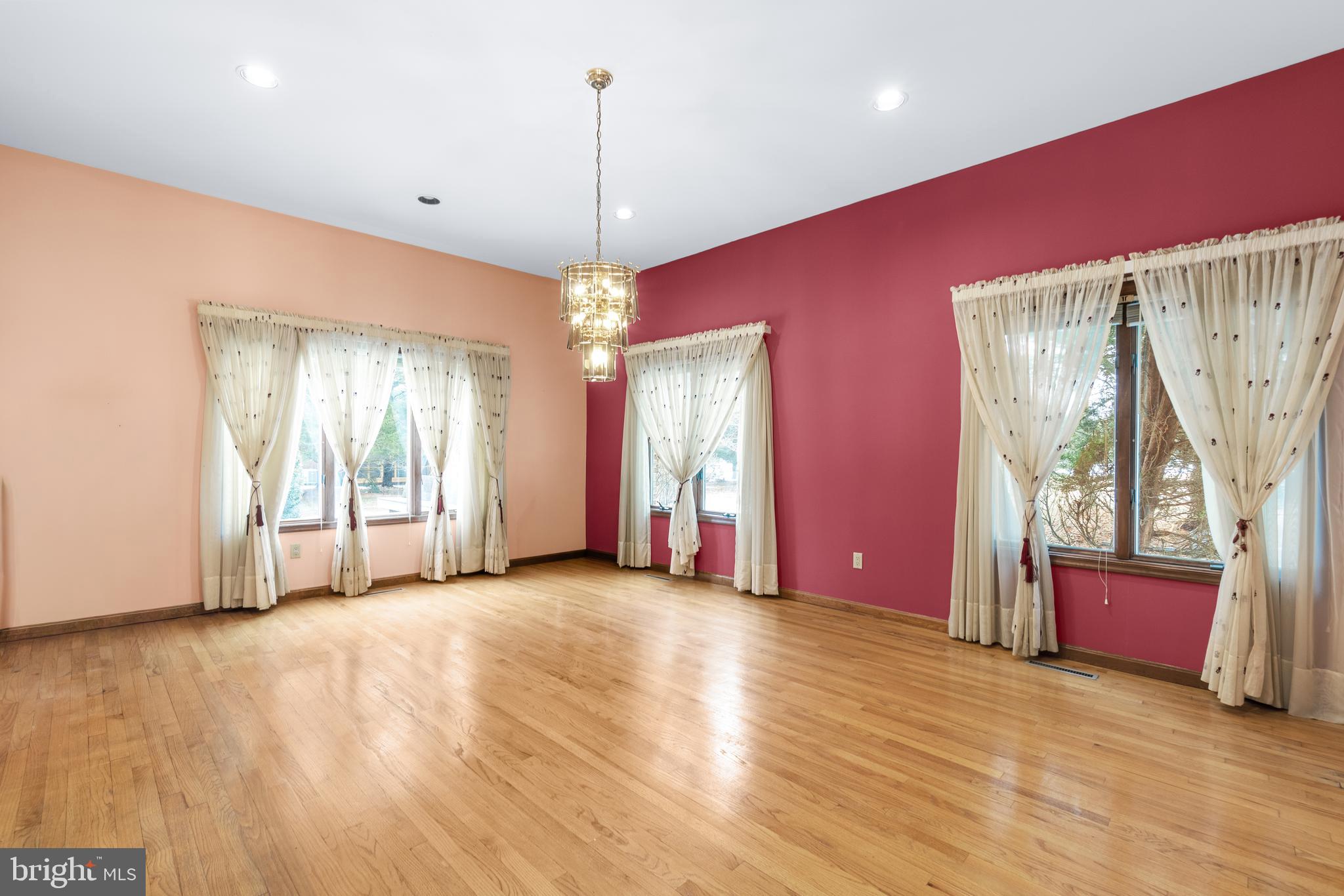 BURNHAM HILLS - Residential