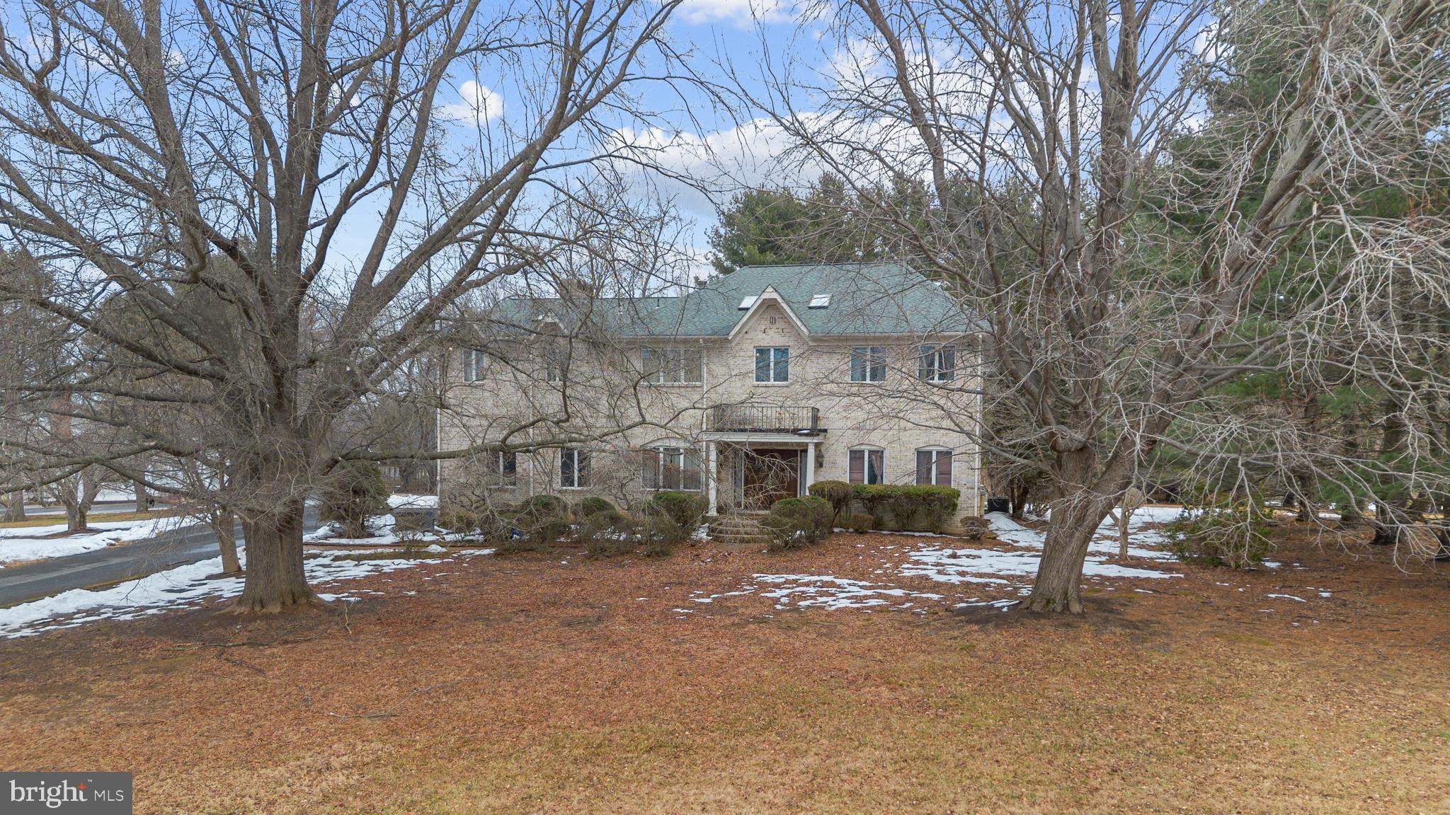 BURNHAM HILLS - Residential