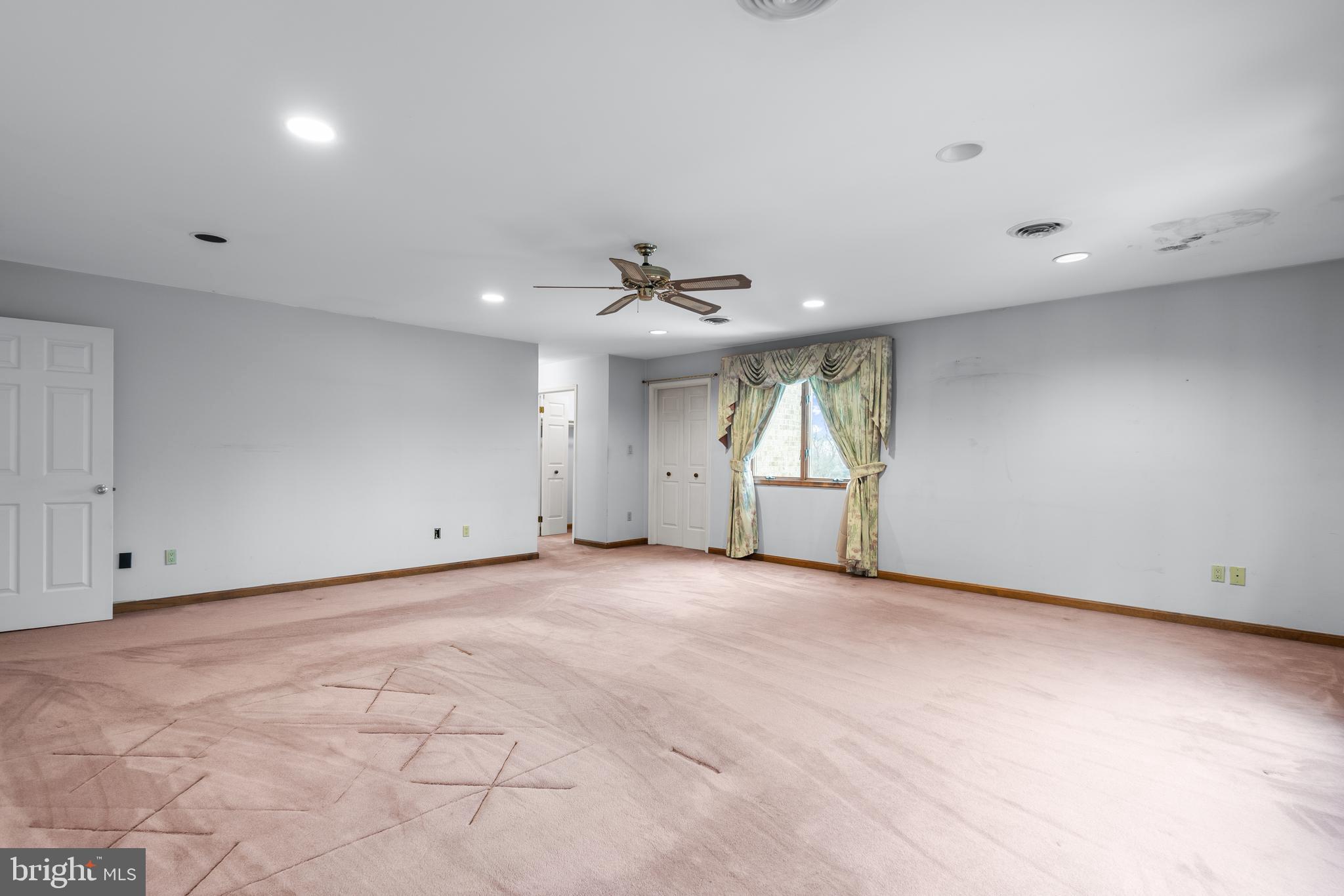 BURNHAM HILLS - Residential