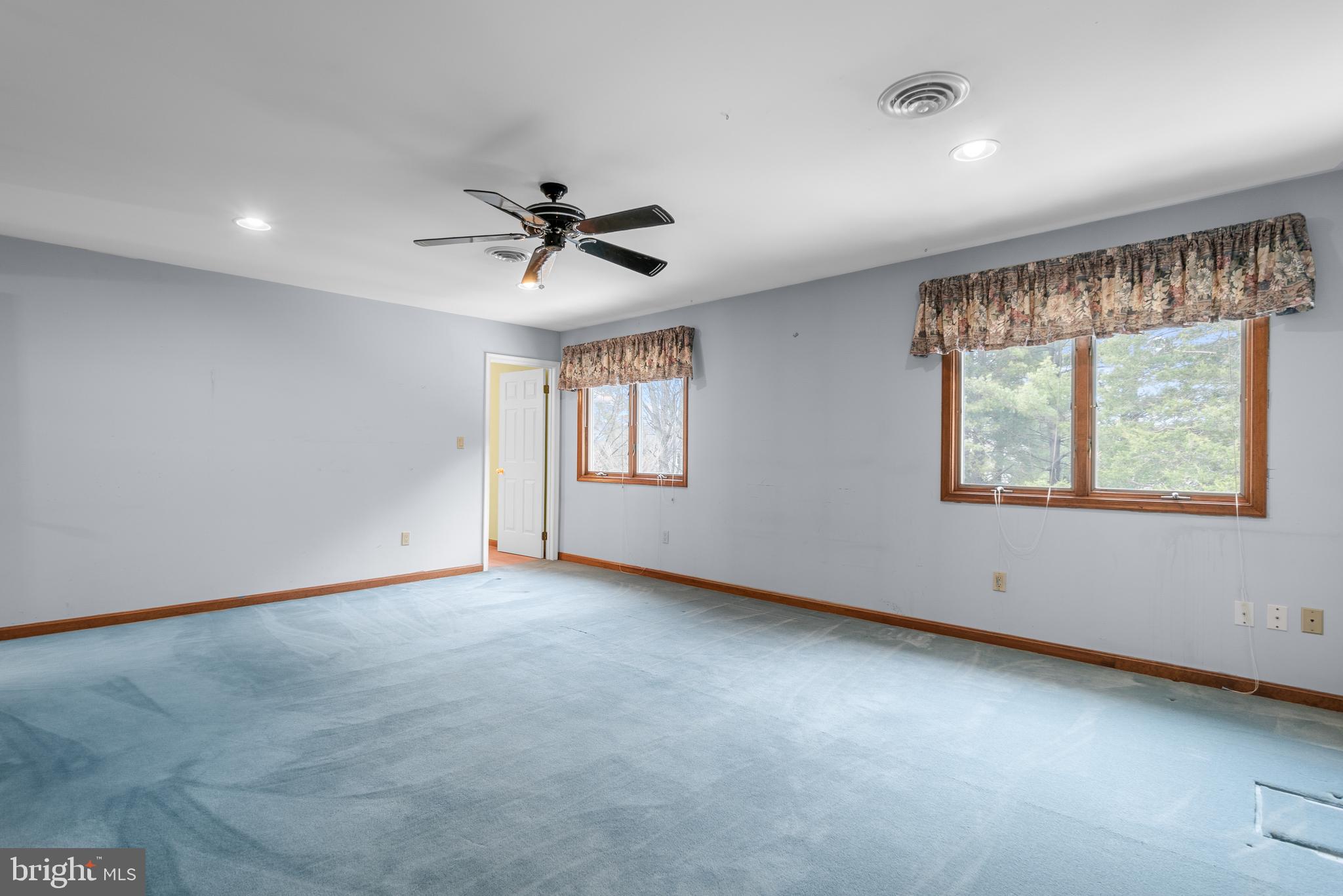 BURNHAM HILLS - Residential