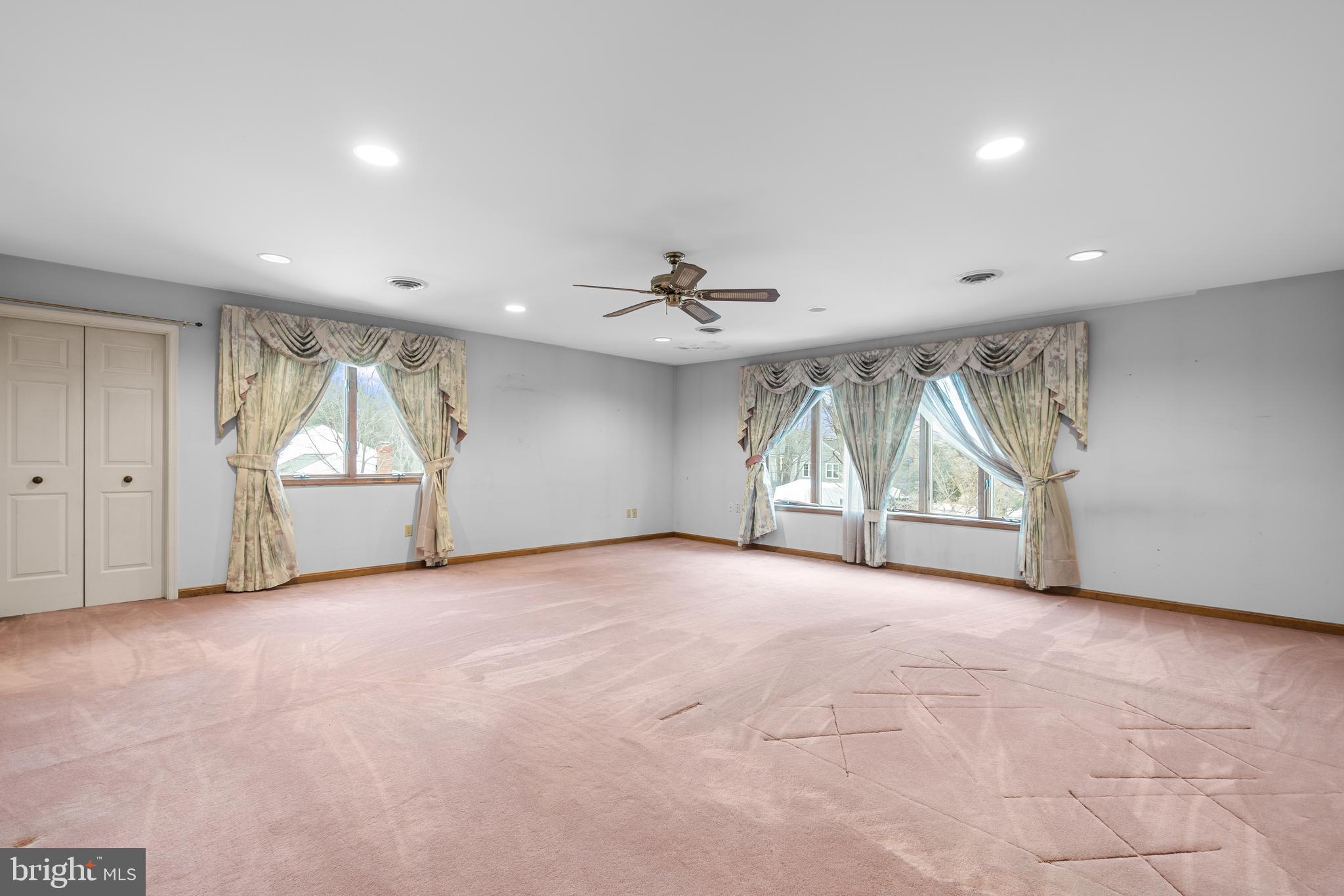 BURNHAM HILLS - Residential