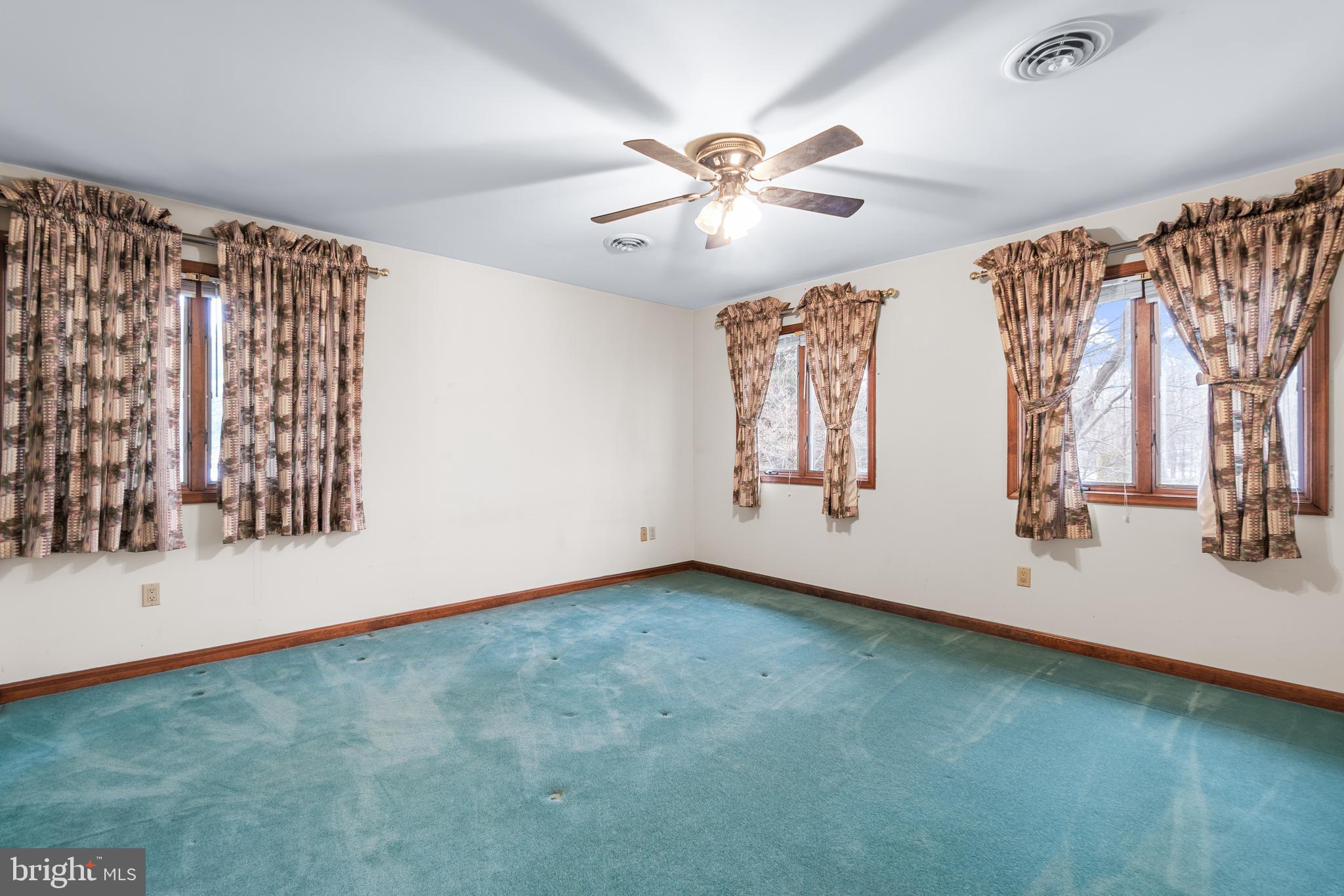 BURNHAM HILLS - Residential