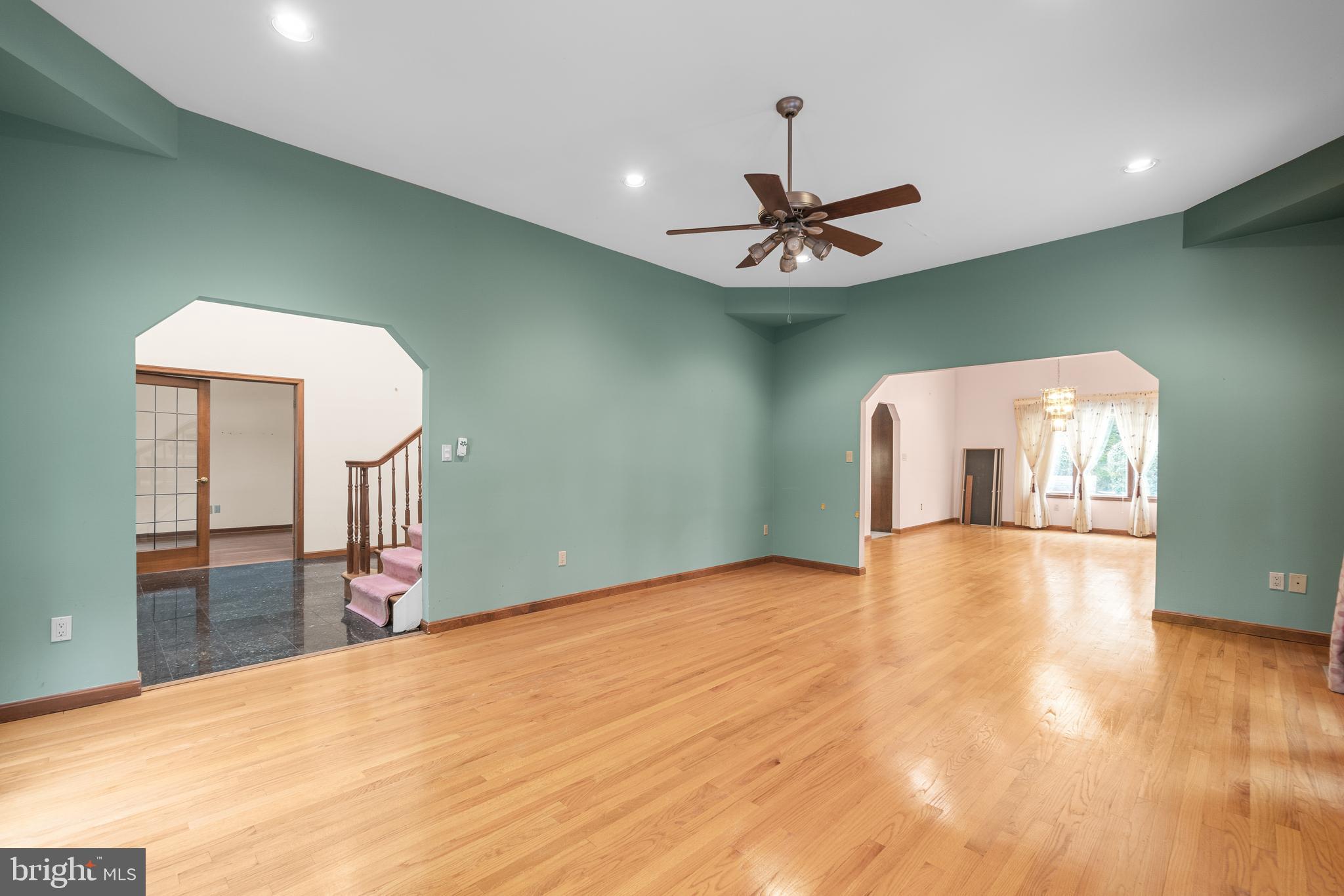 BURNHAM HILLS - Residential