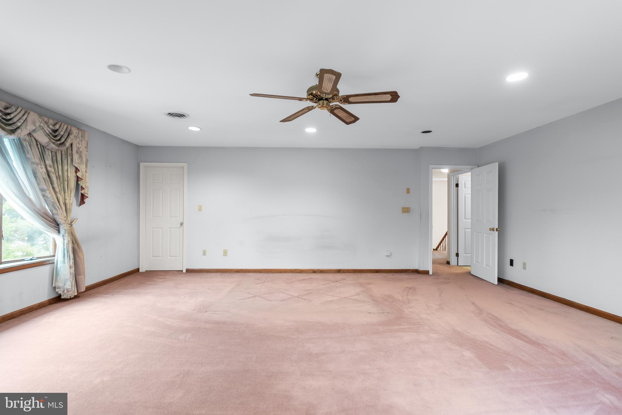 BURNHAM HILLS - Residential