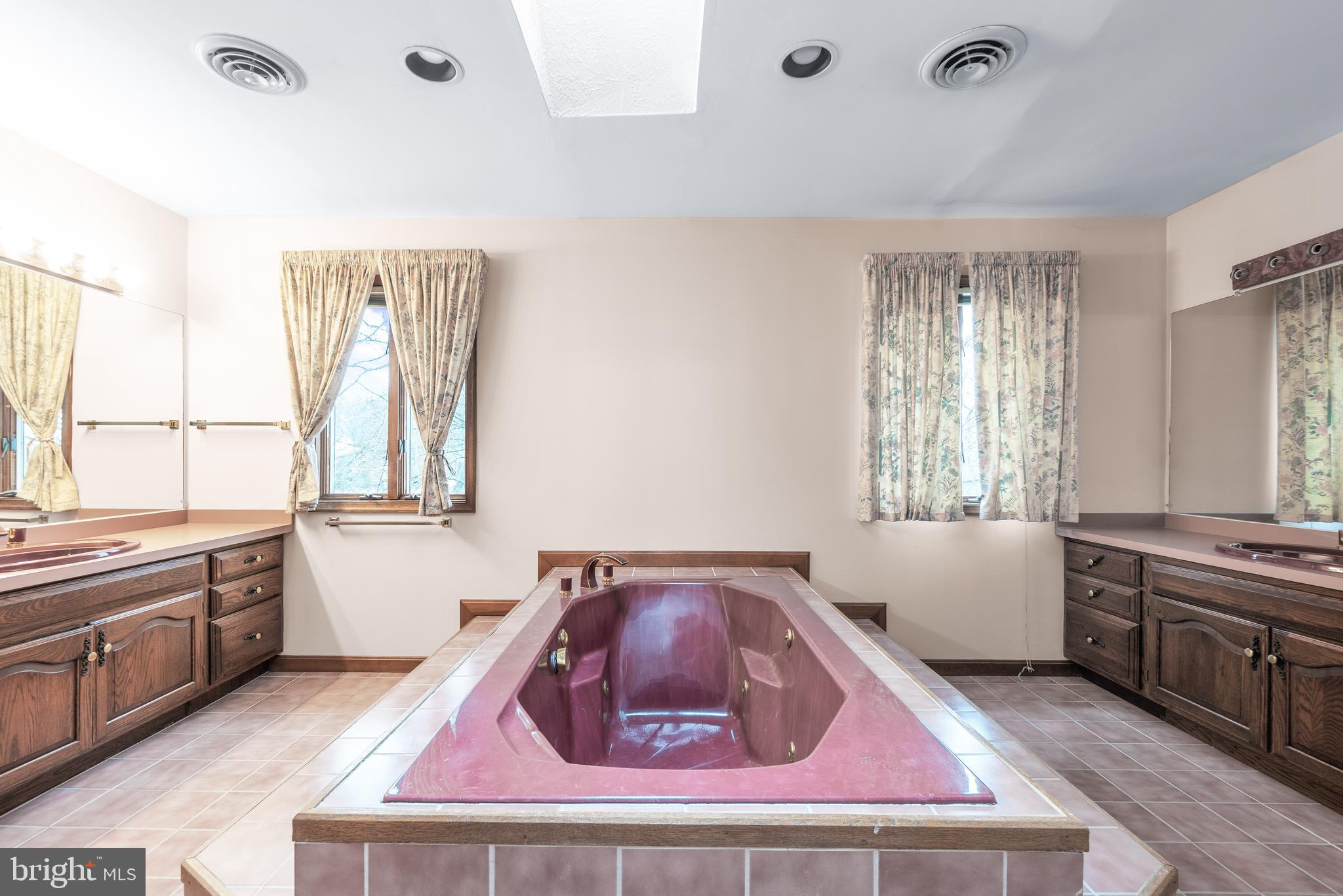 BURNHAM HILLS - Residential