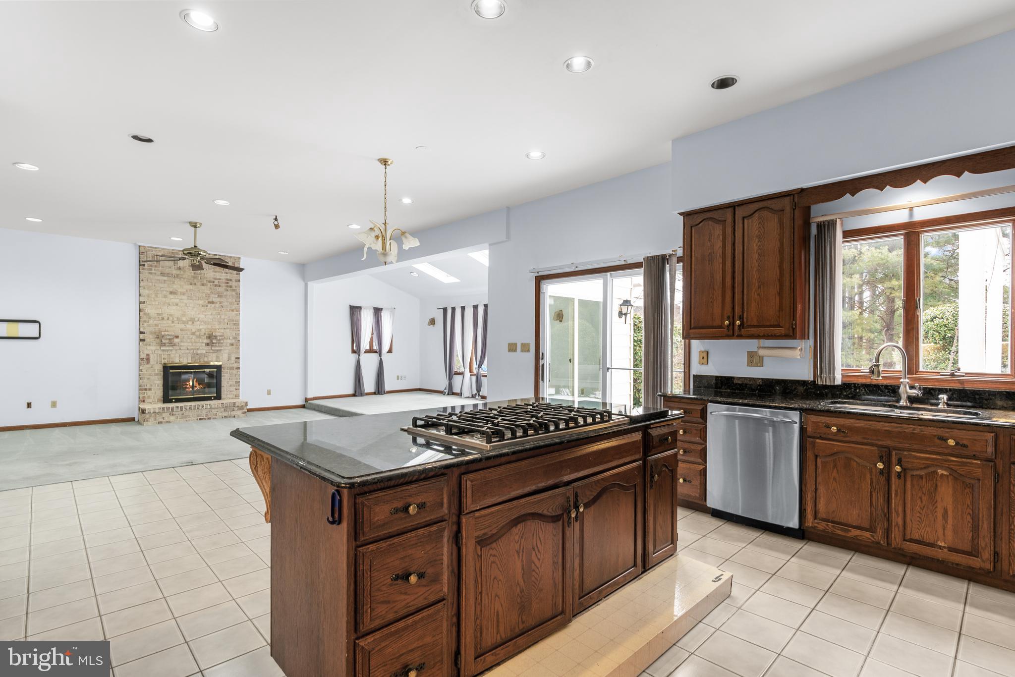 BURNHAM HILLS - Residential