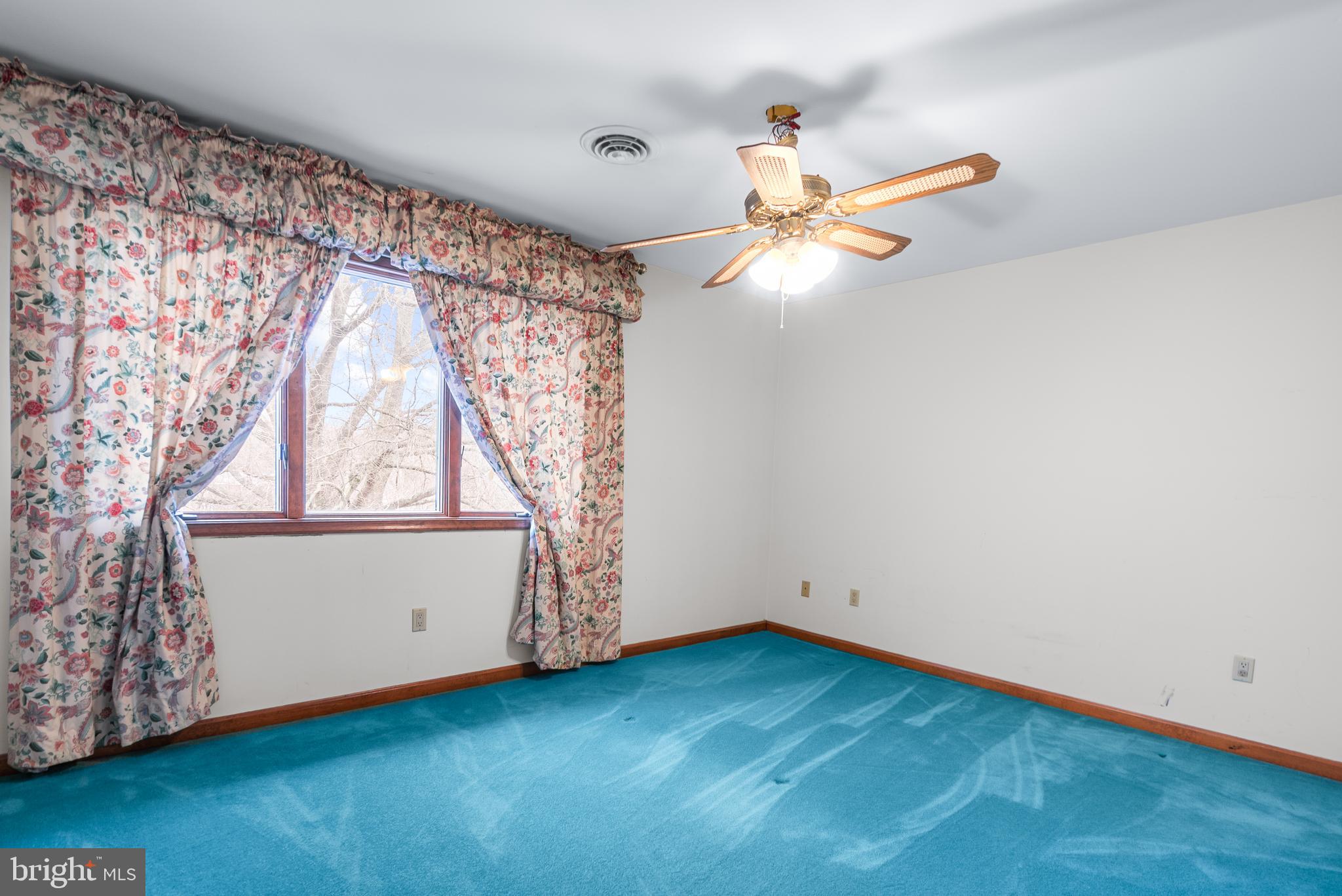 BURNHAM HILLS - Residential