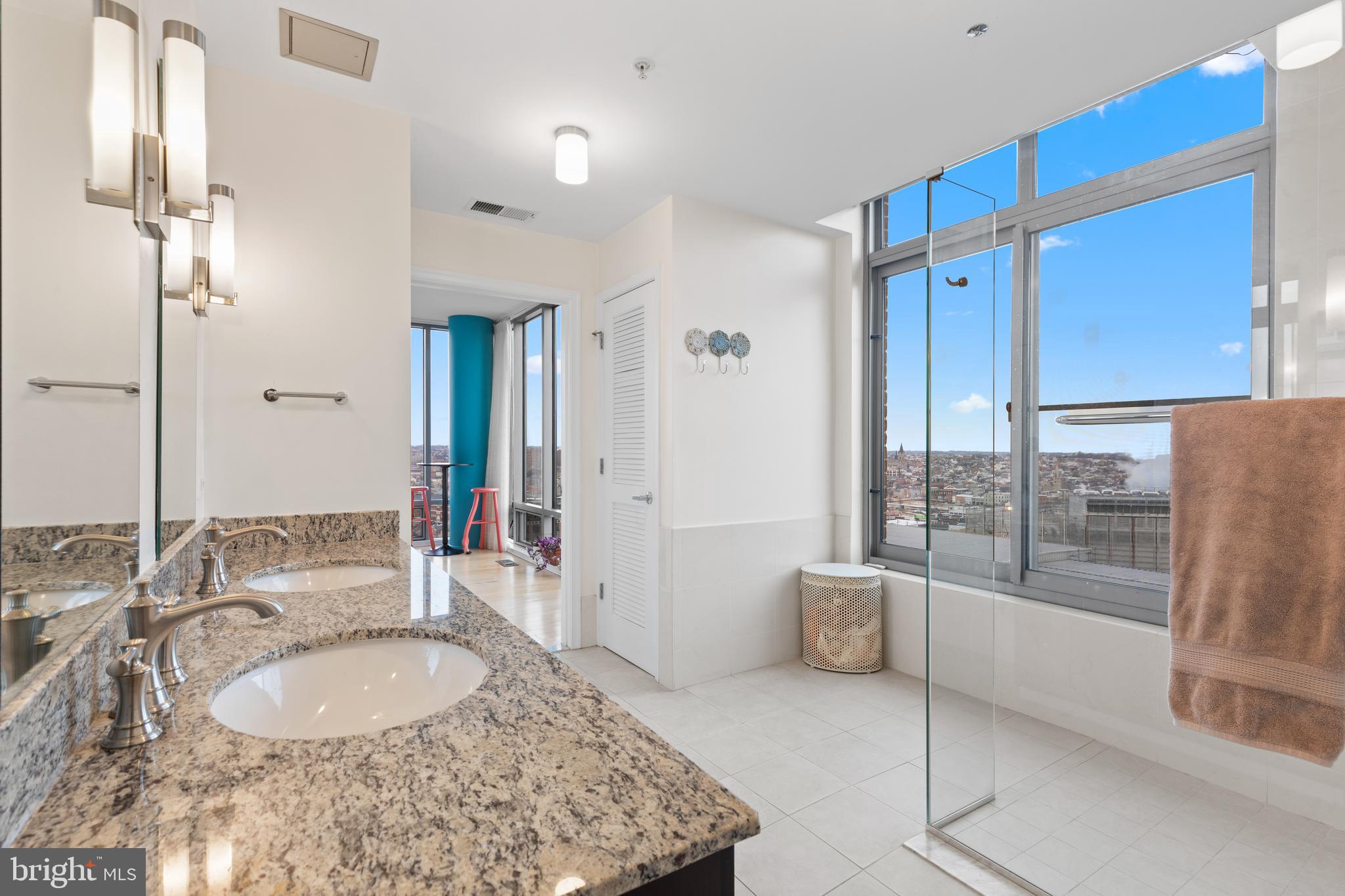 HARBOR EAST - Residential